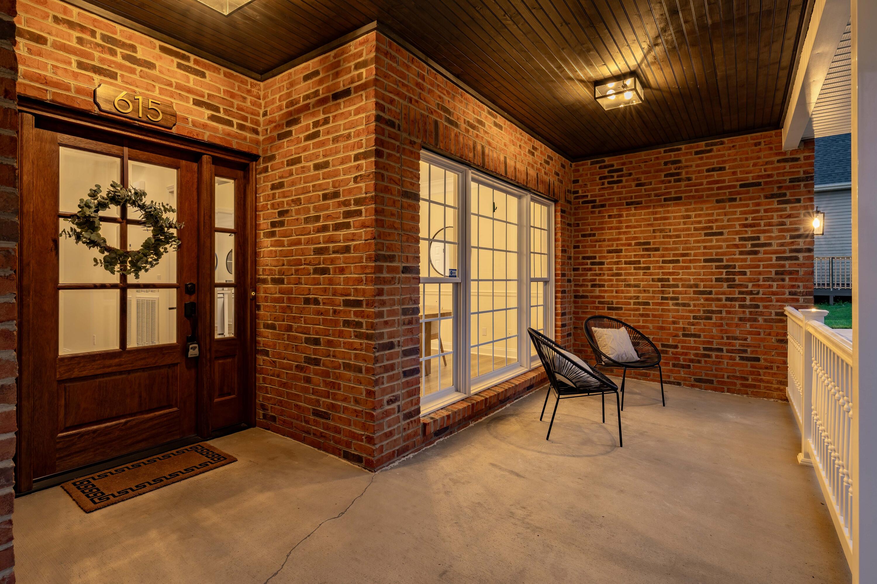 615 Glen Oaks Place