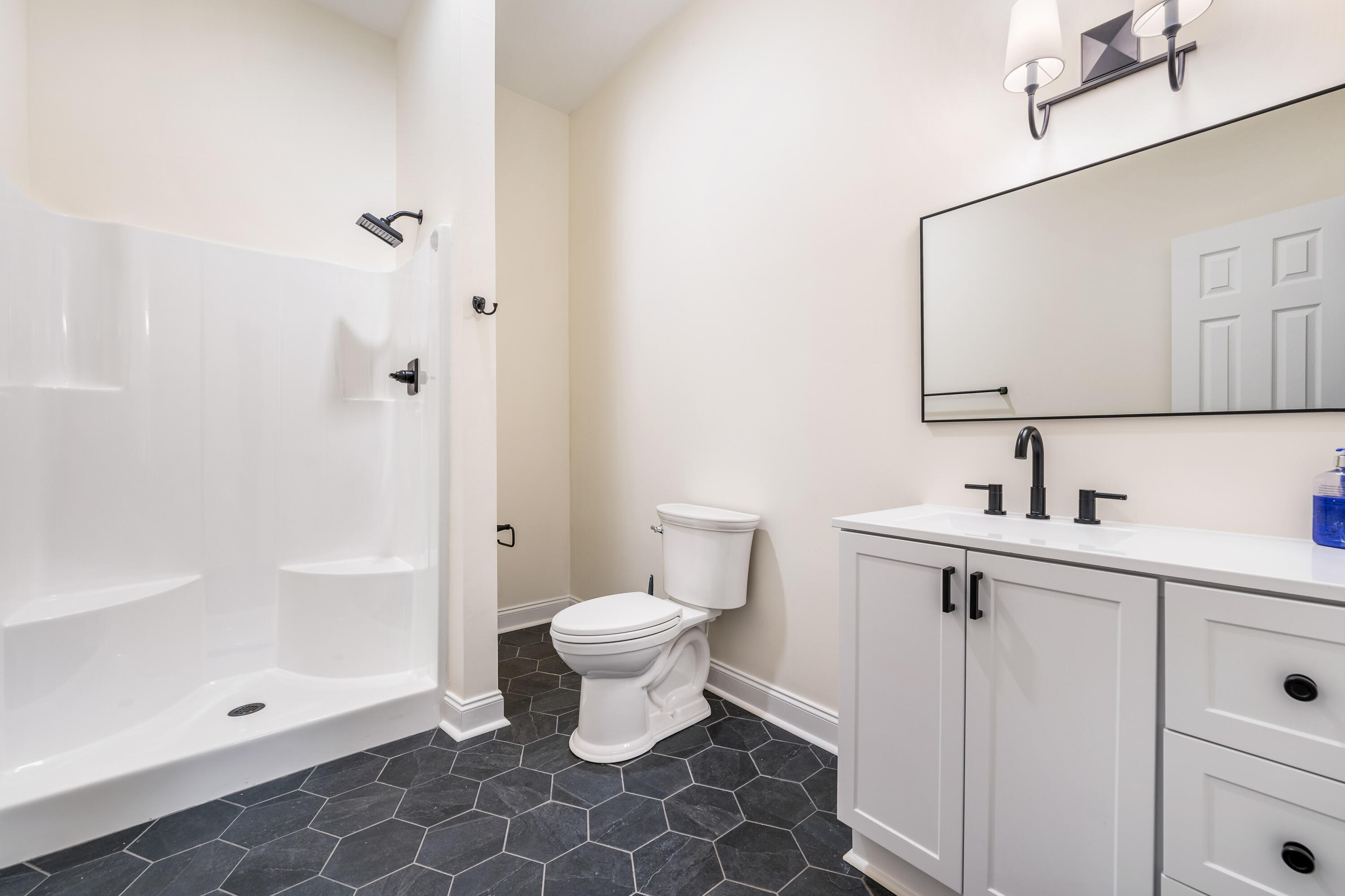 615 Glen Oaks Place