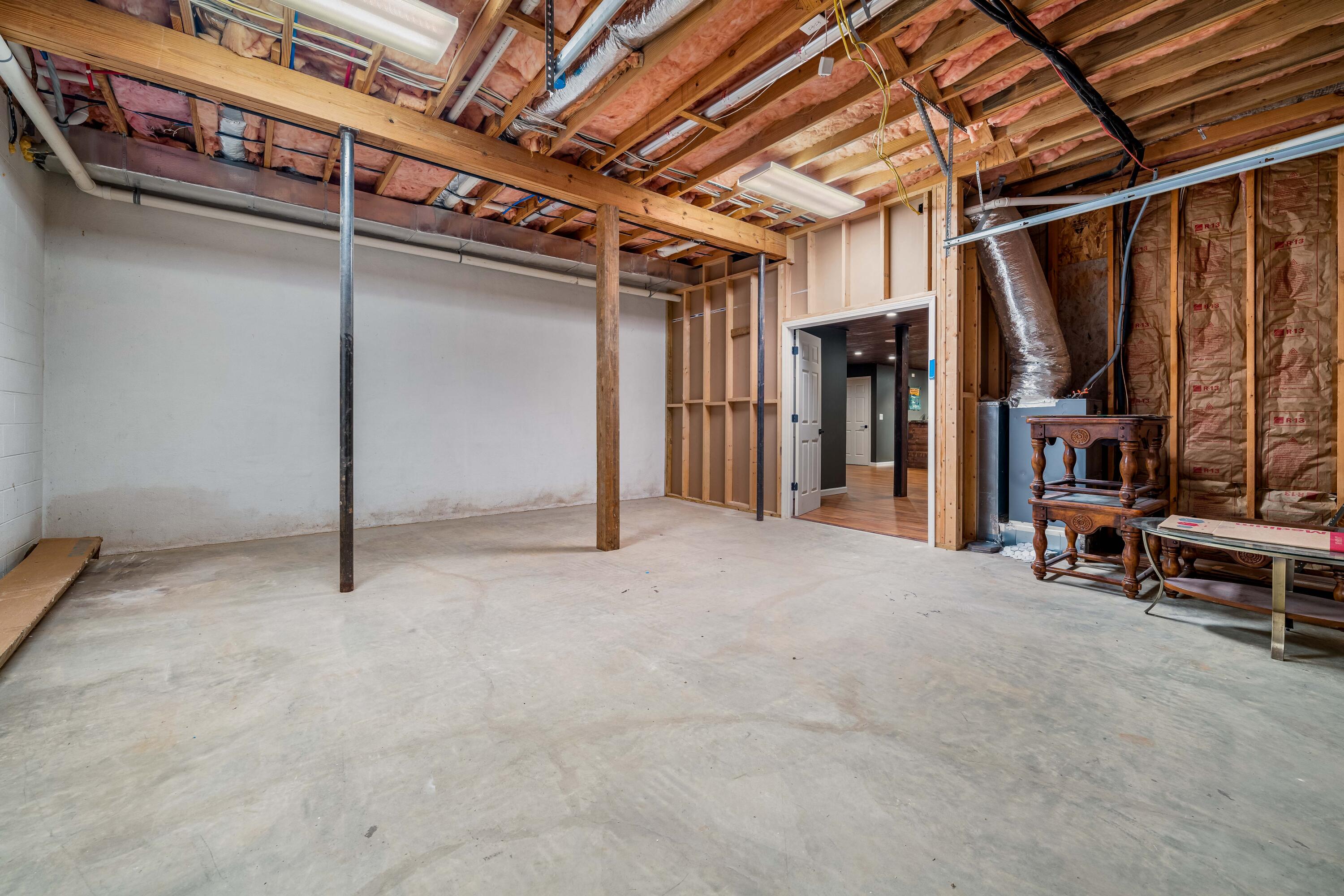 615 Glen Oaks Place