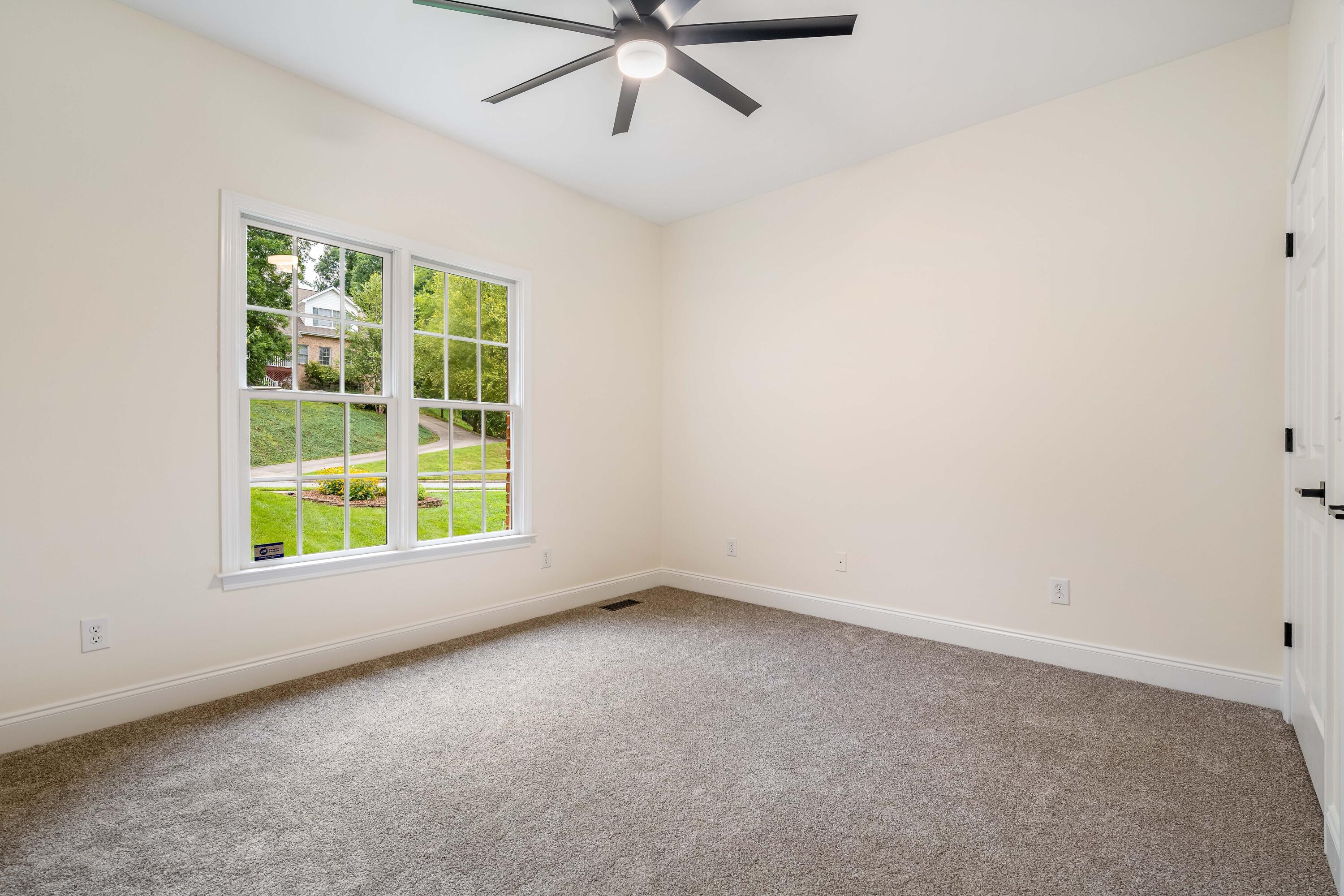 615 Glen Oaks Place