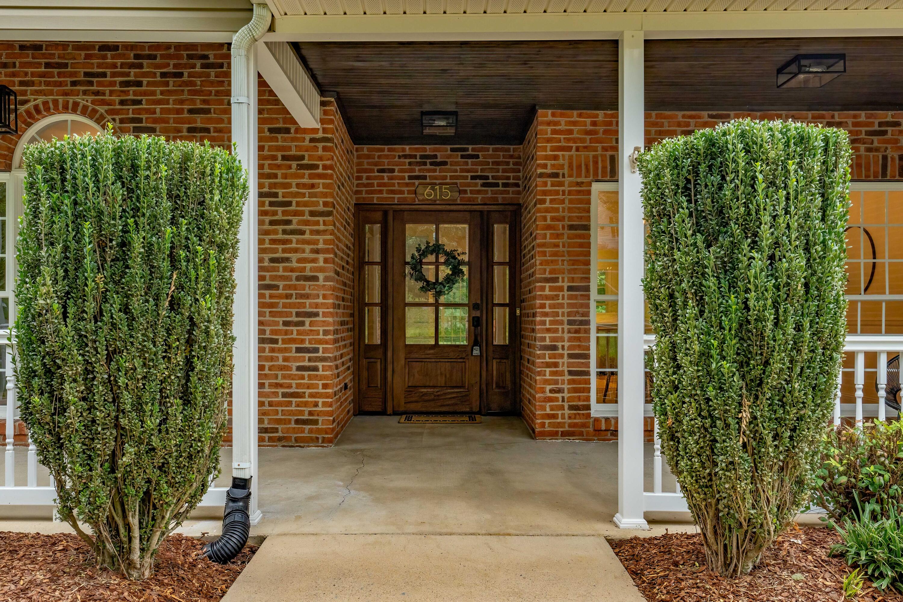 615 Glen Oaks Place