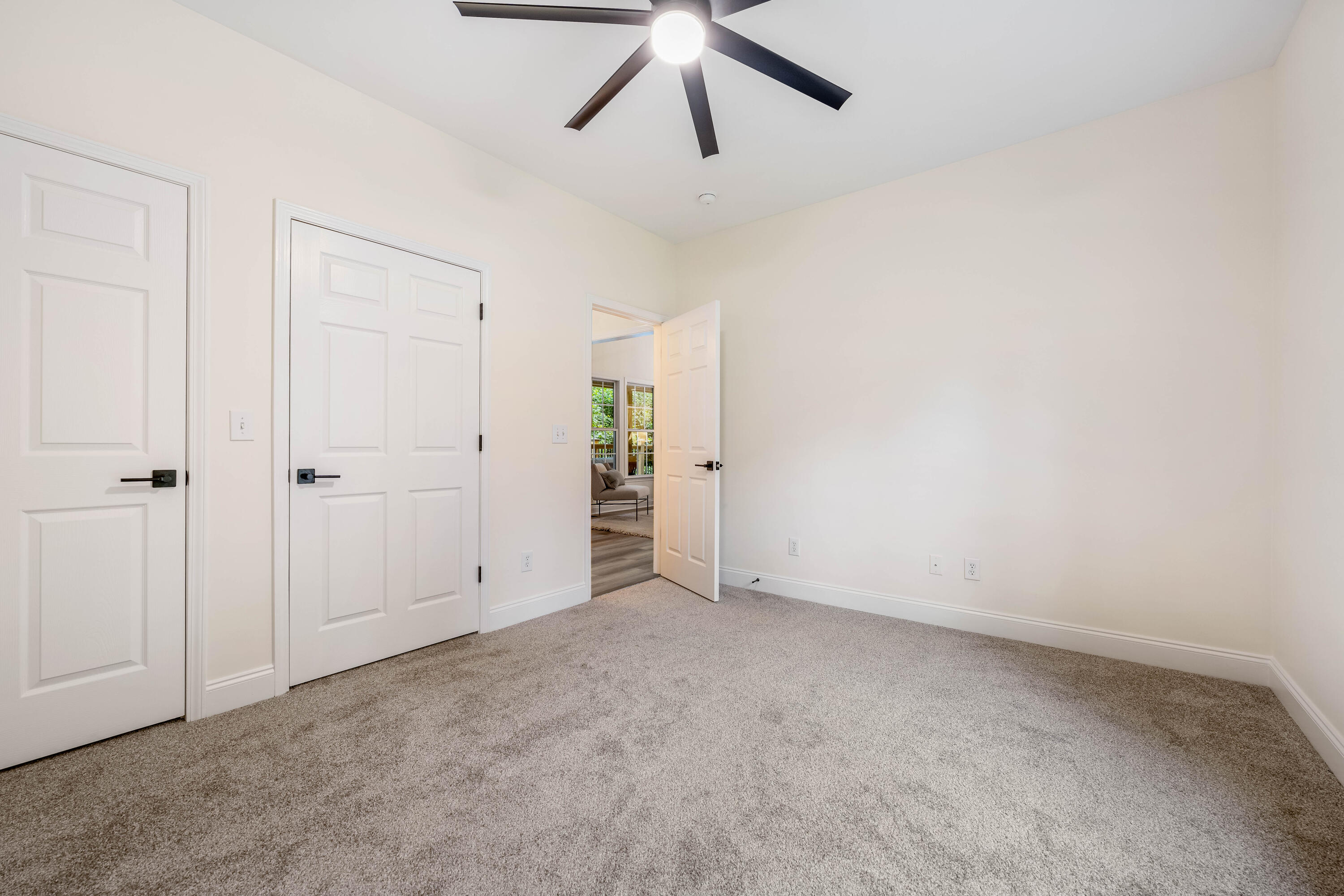 615 Glen Oaks Place
