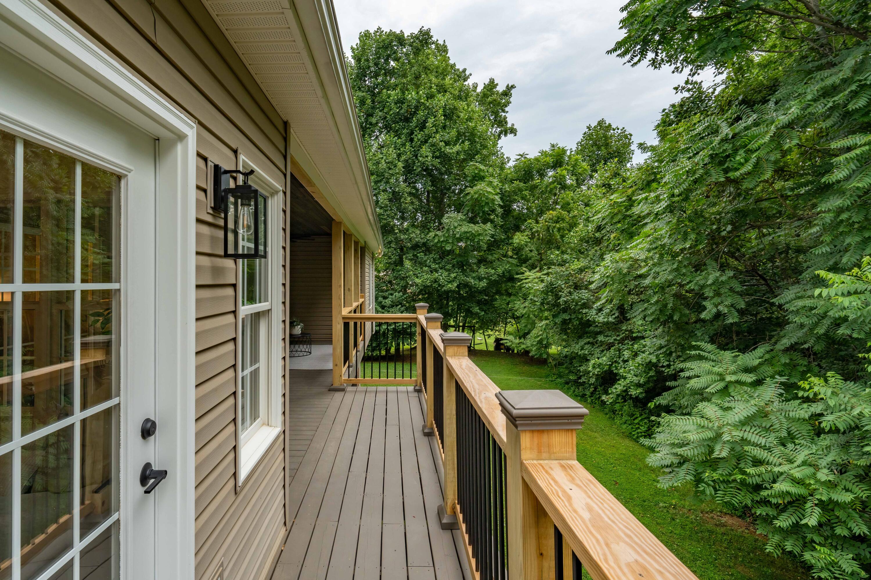615 Glen Oaks Place