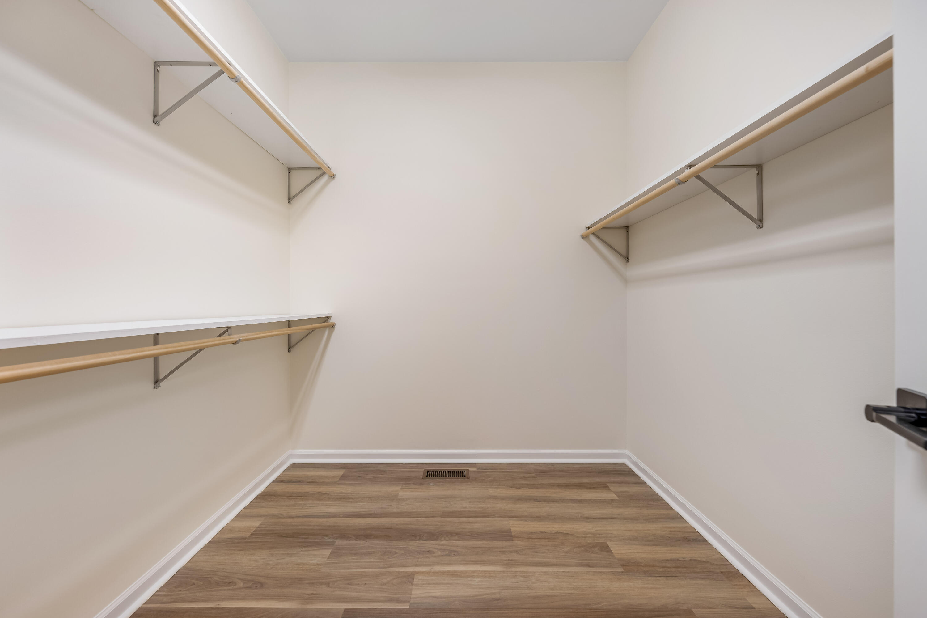 615 Glen Oaks Place