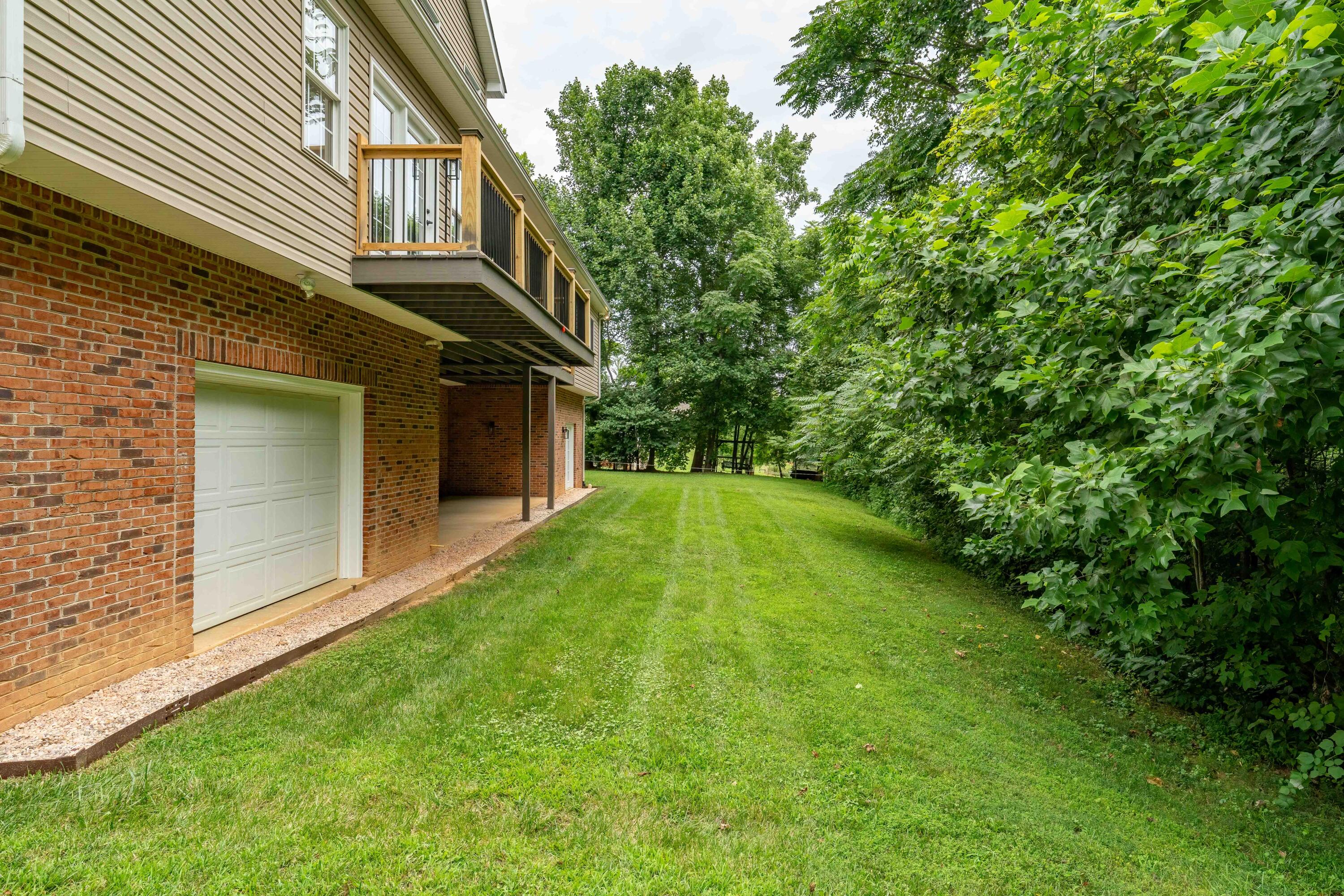 615 Glen Oaks Place
