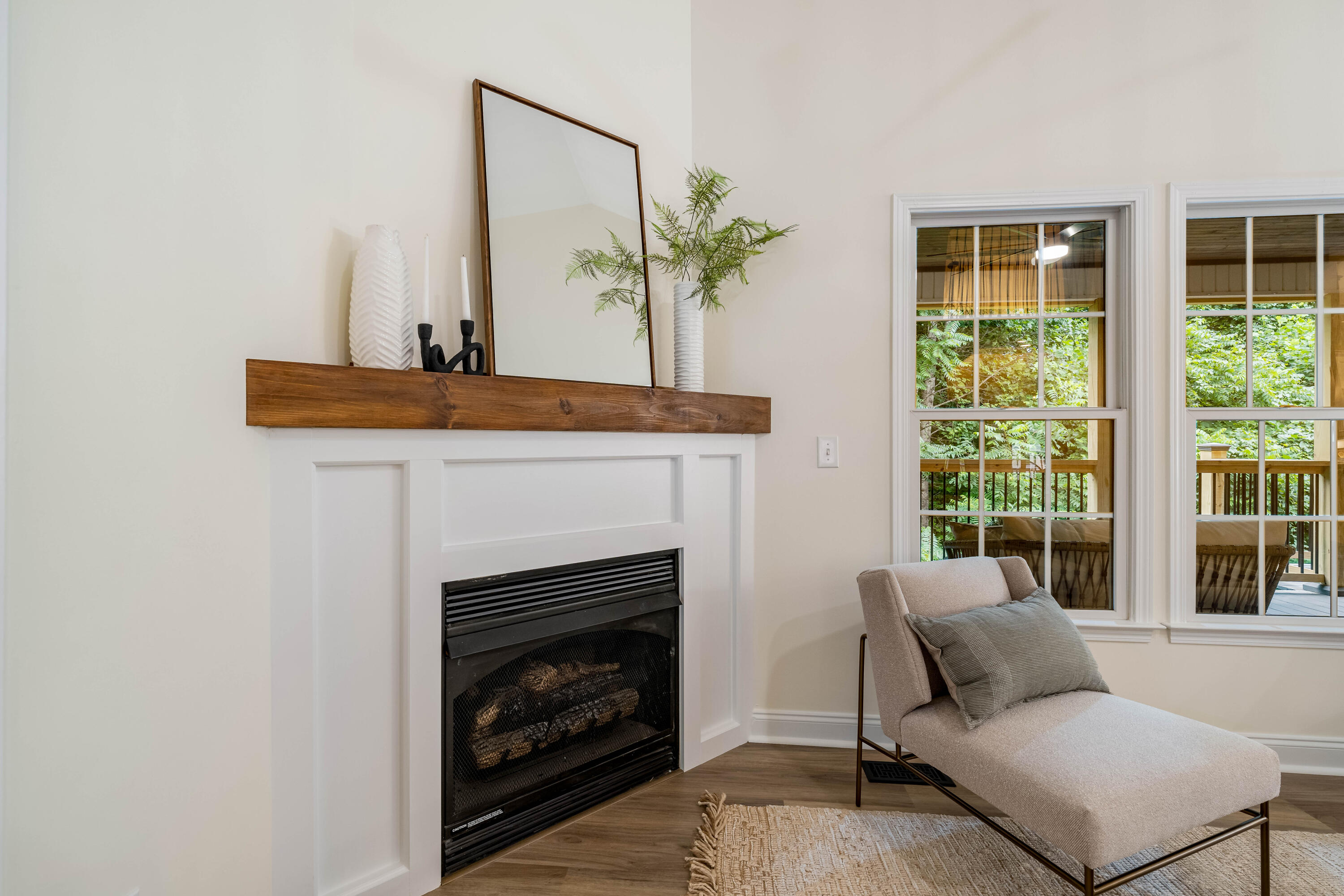 615 Glen Oaks Place