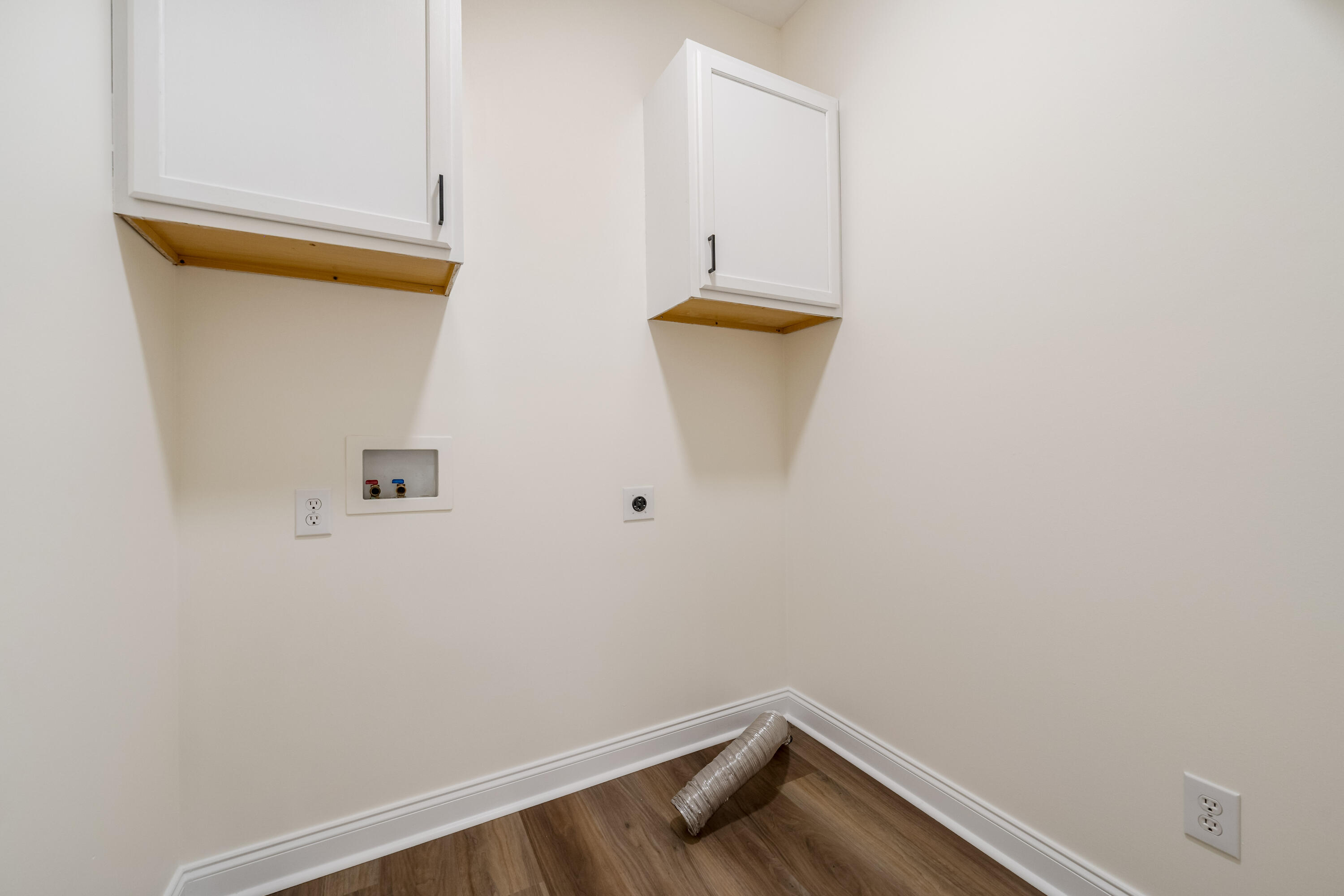 615 Glen Oaks Place