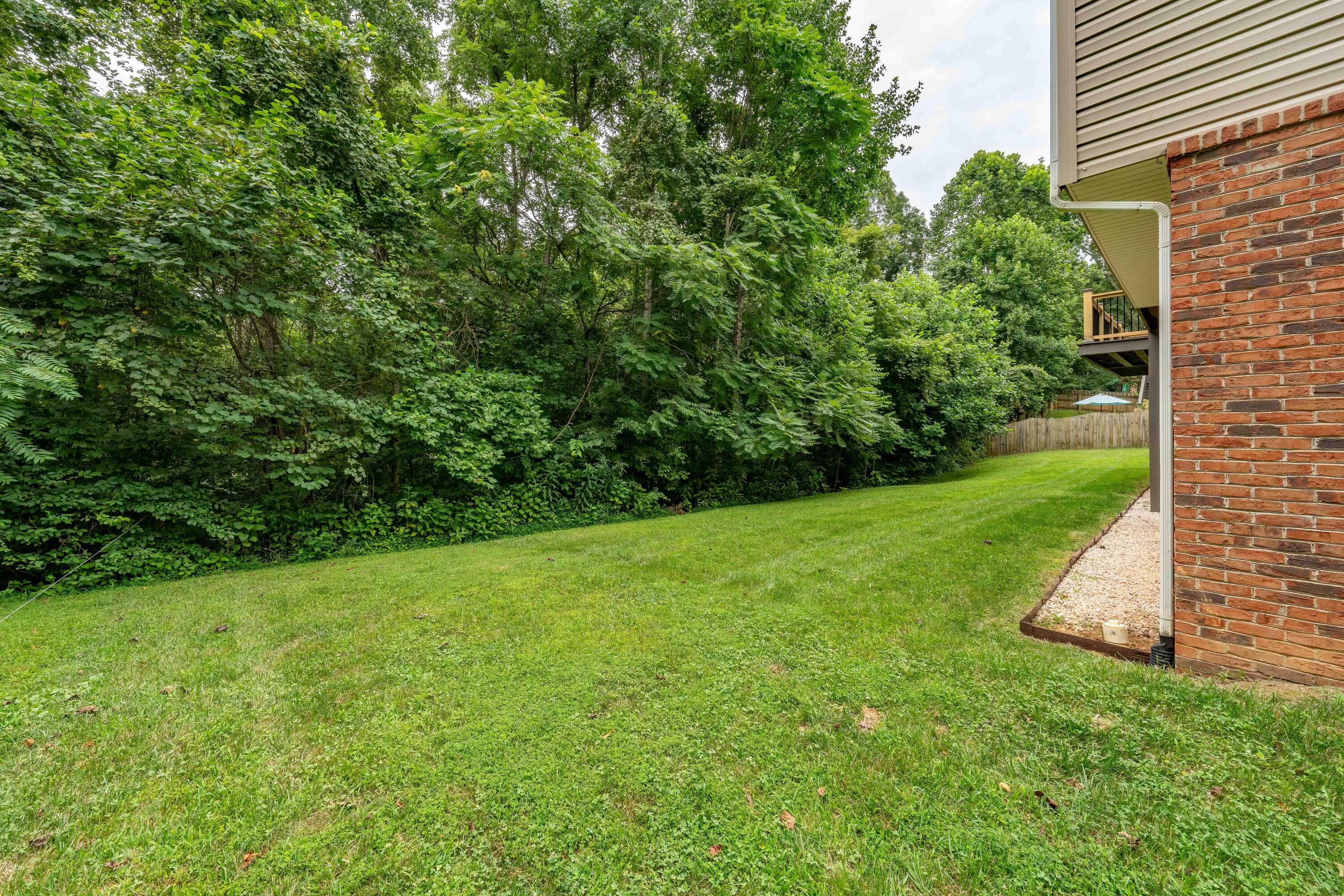 615 Glen Oaks Place