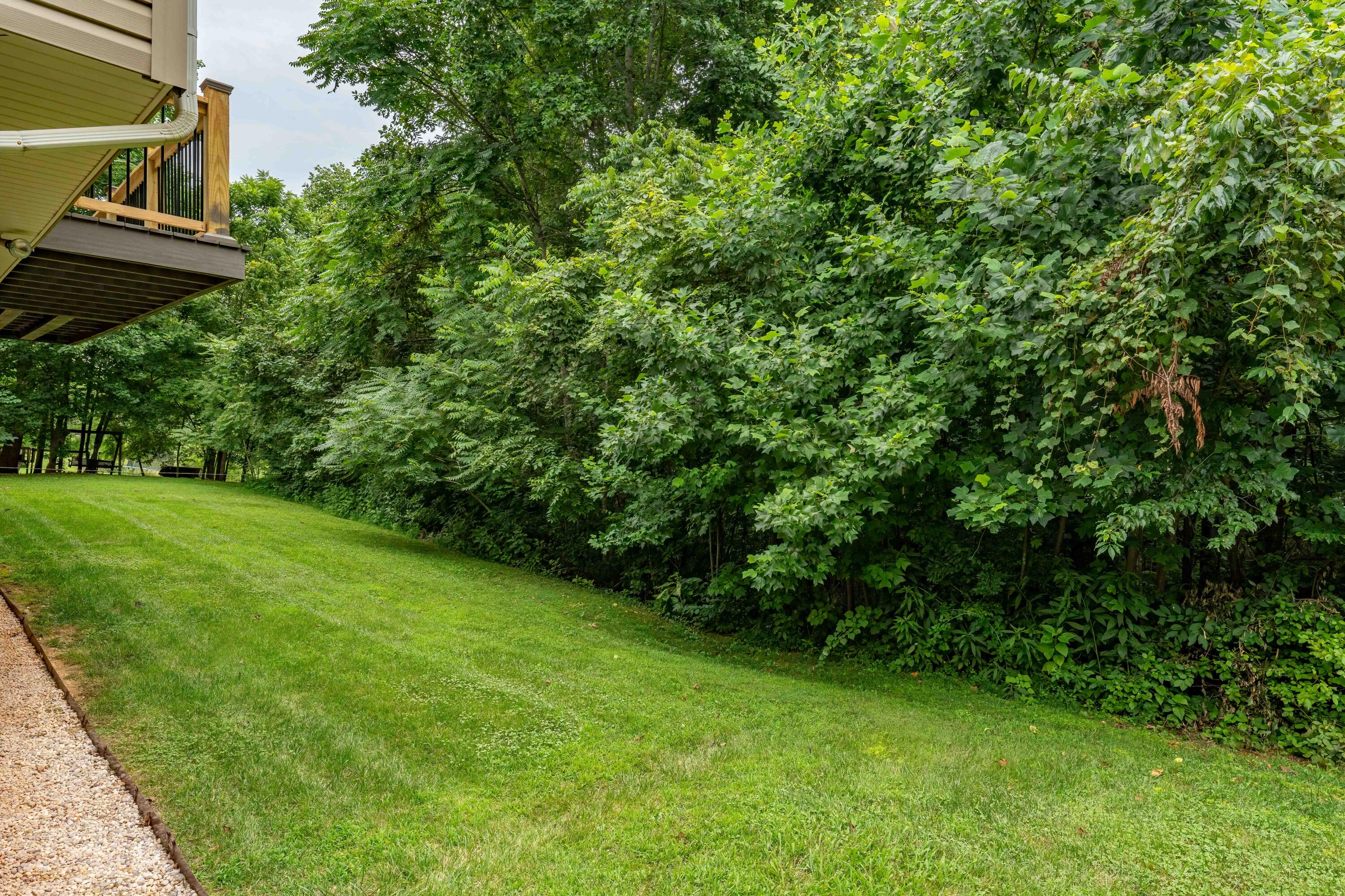615 Glen Oaks Place