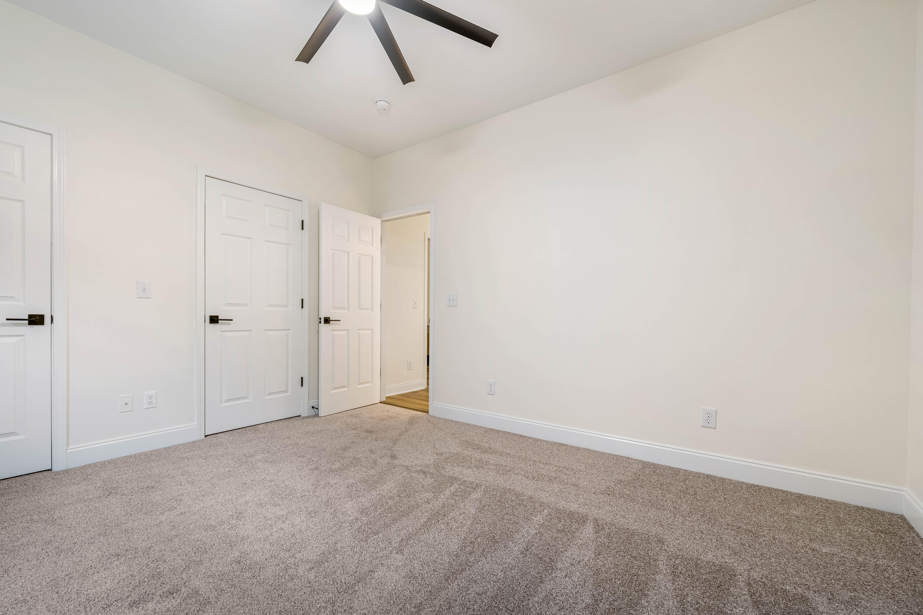 615 Glen Oaks Place