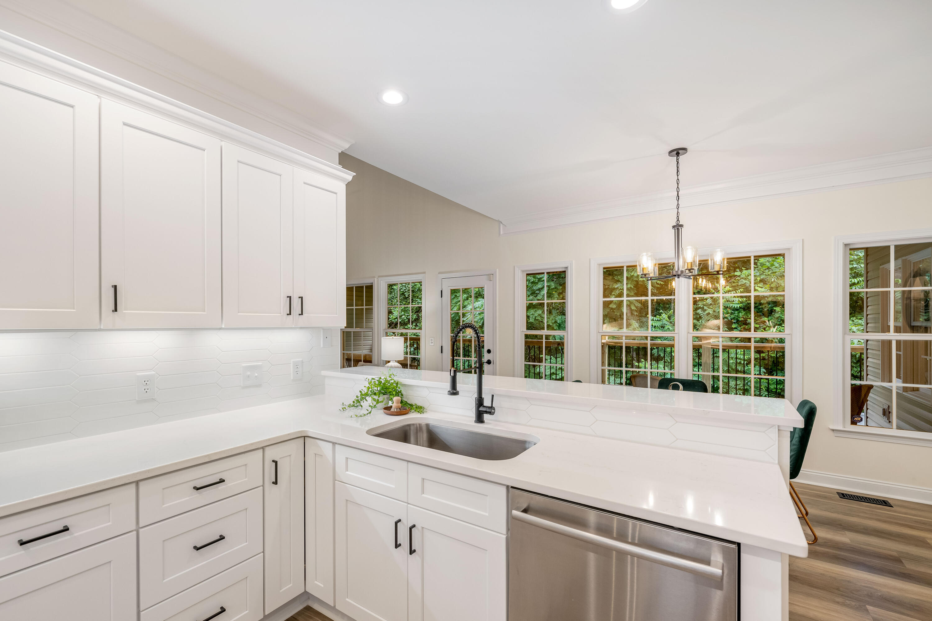 615 Glen Oaks Place