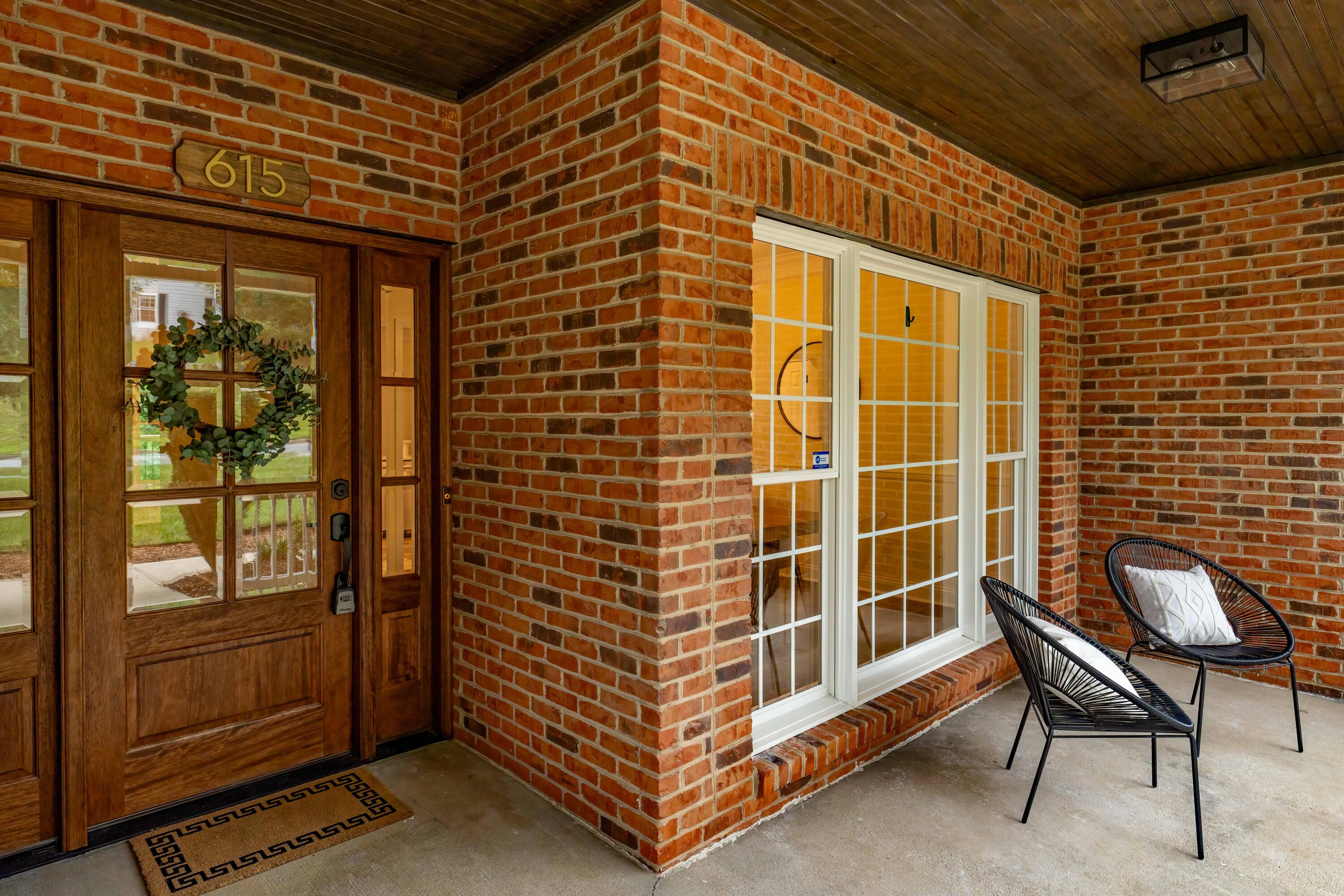 615 Glen Oaks Place