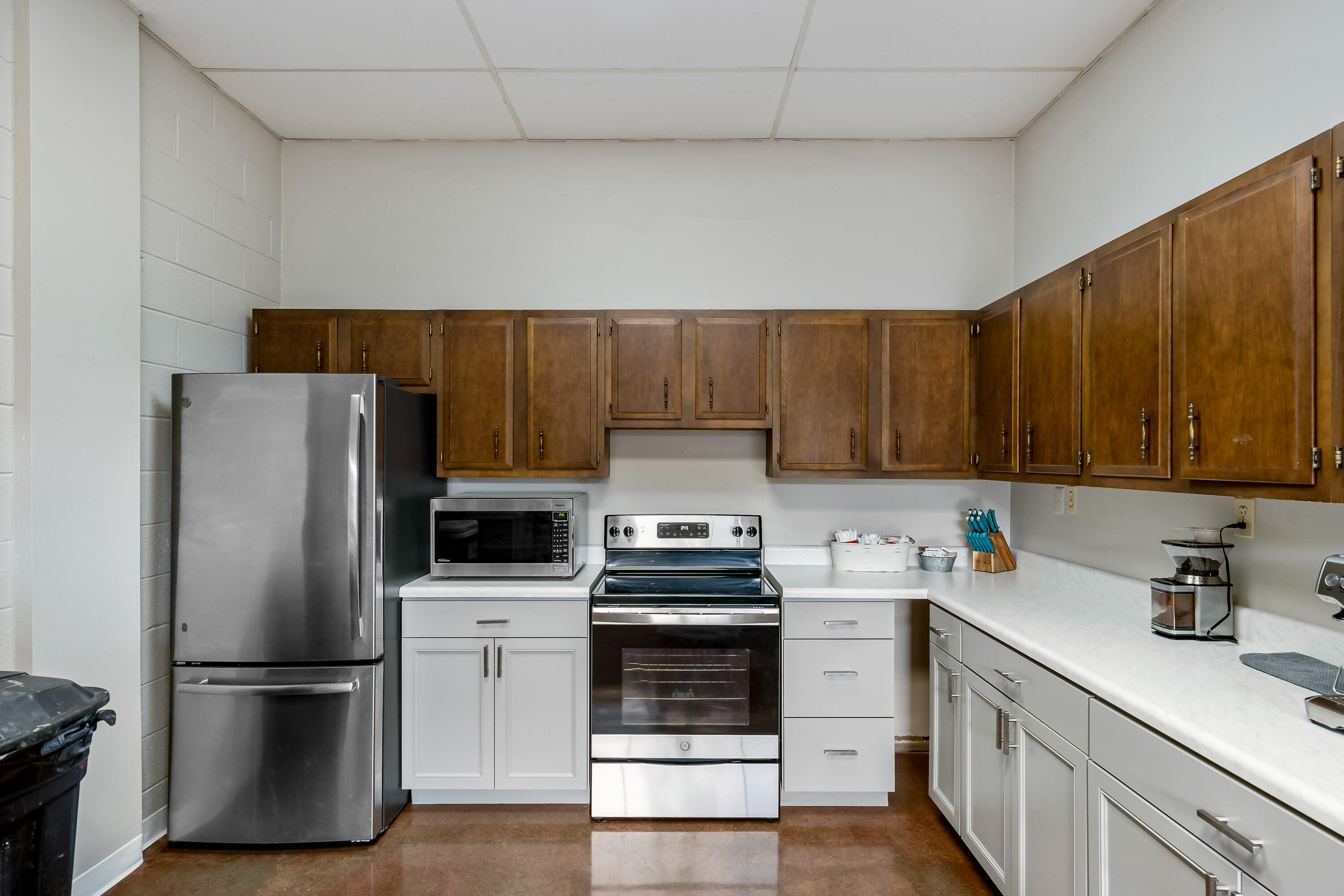 408 East Mountain View Road