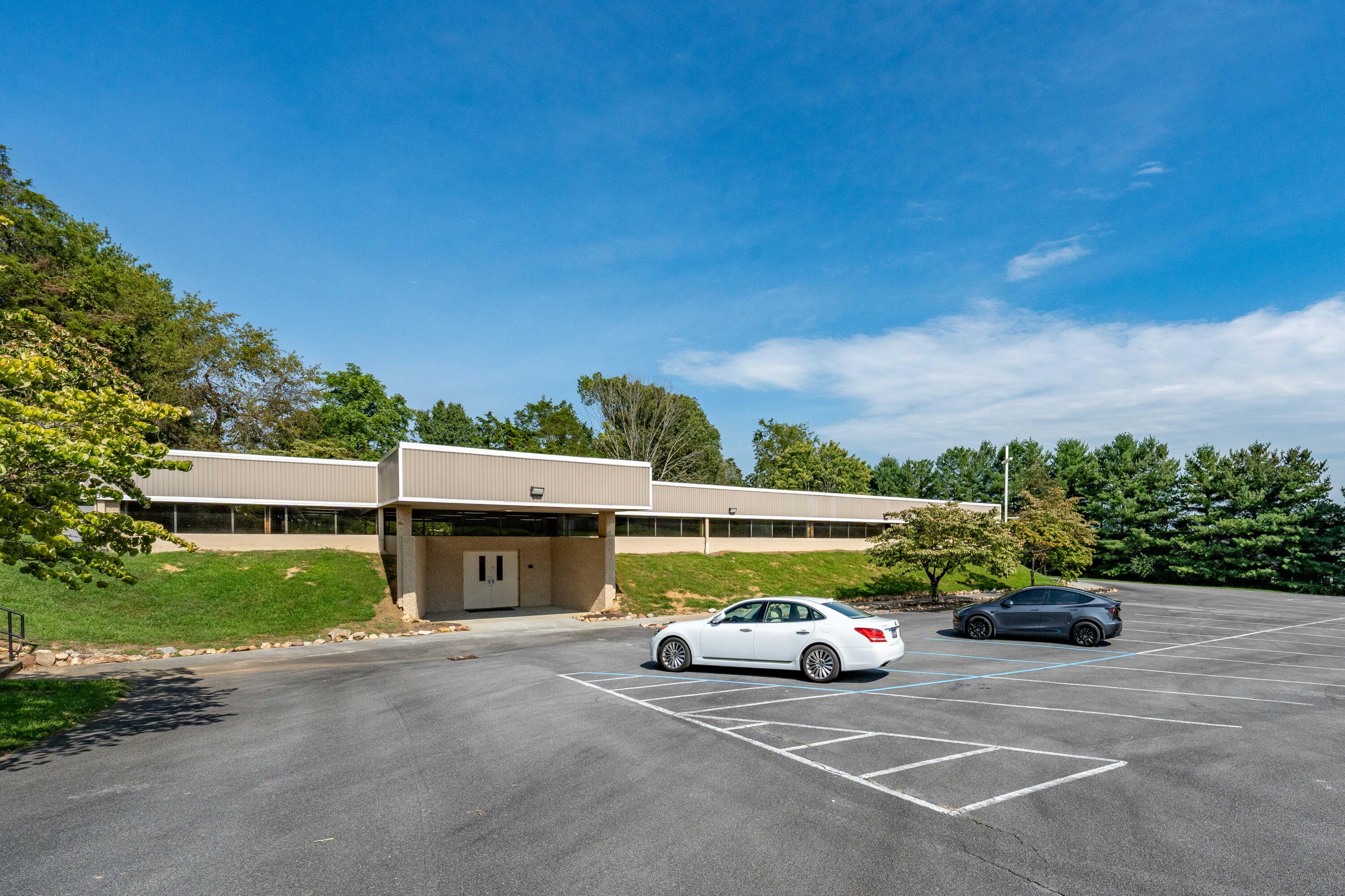 408 East Mountain View Road