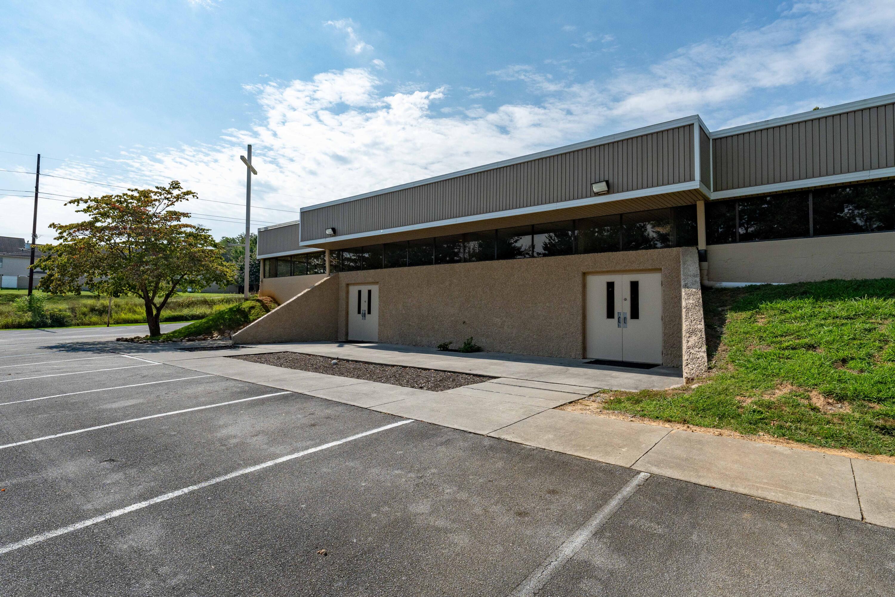 408 East Mountain View Road