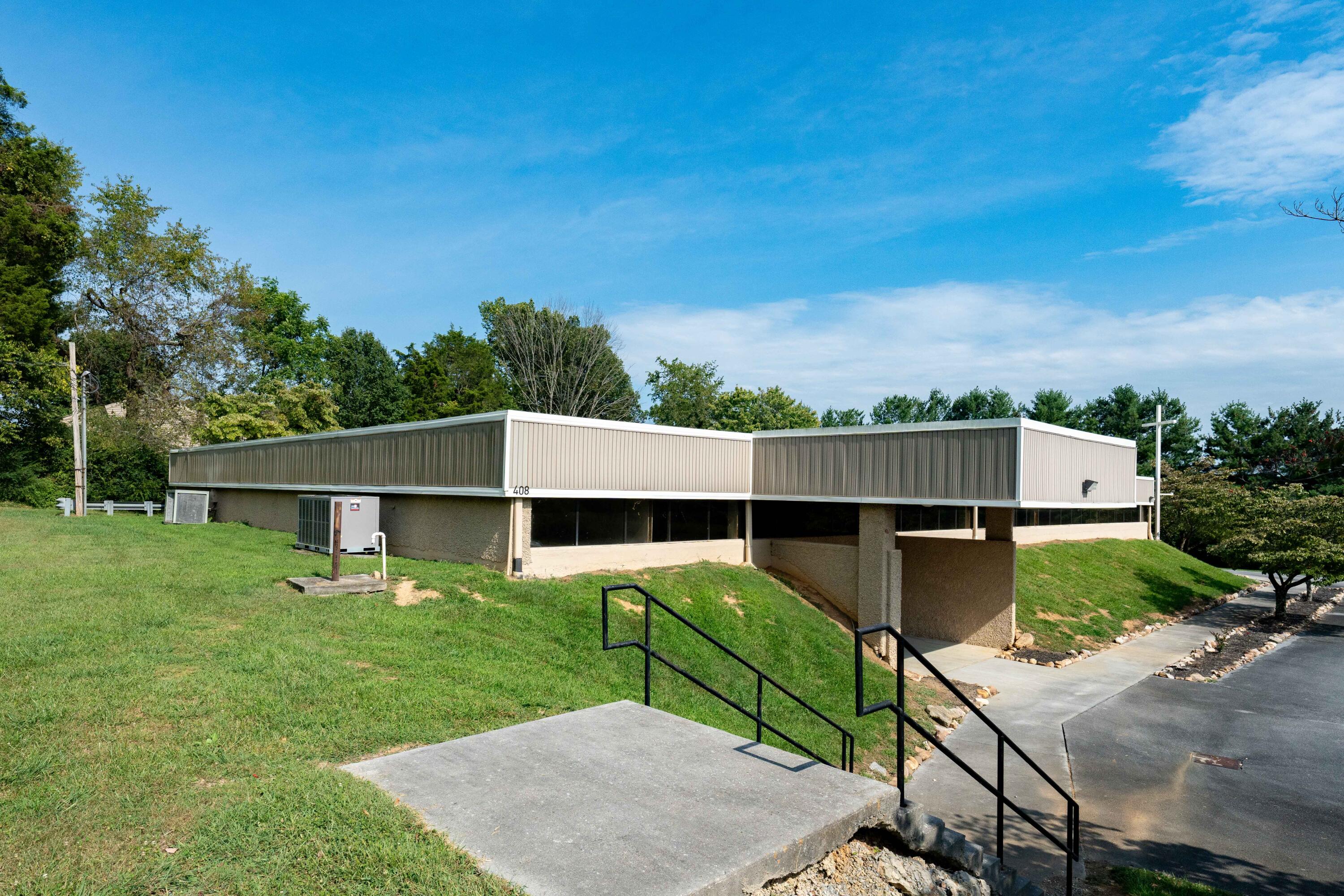 408 East Mountain View Road