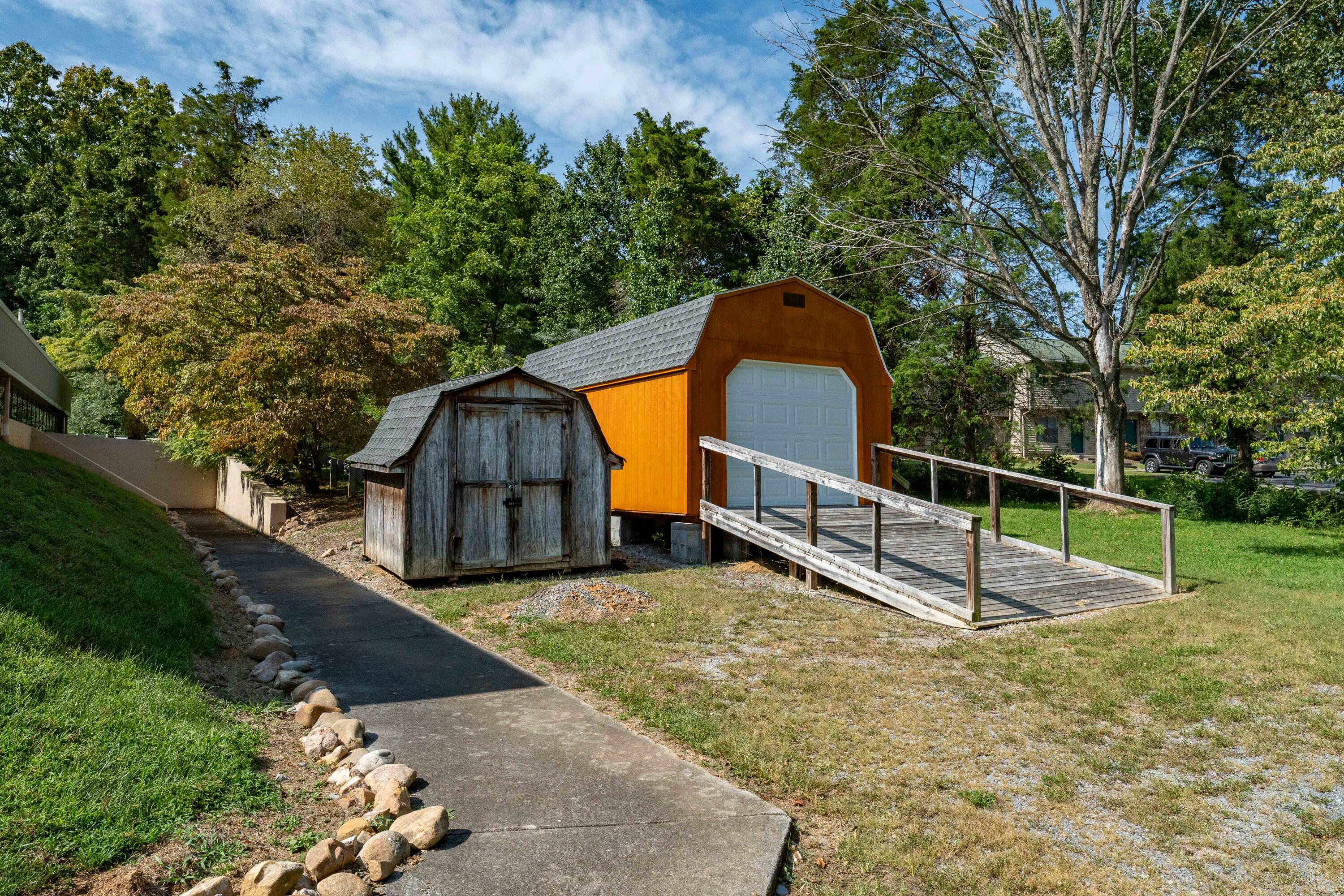 408 East Mountain View Road