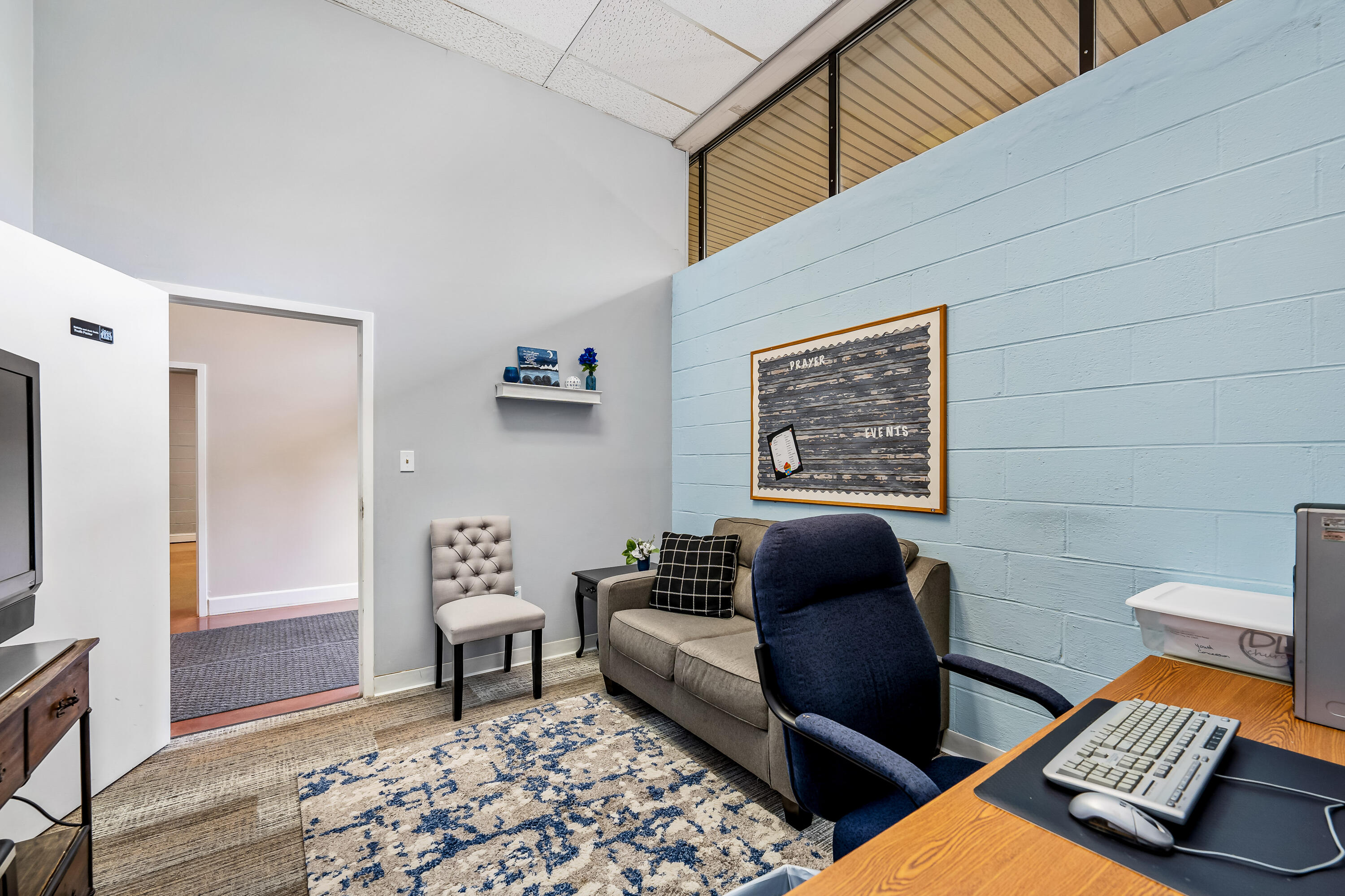 408 East Mountain View Road