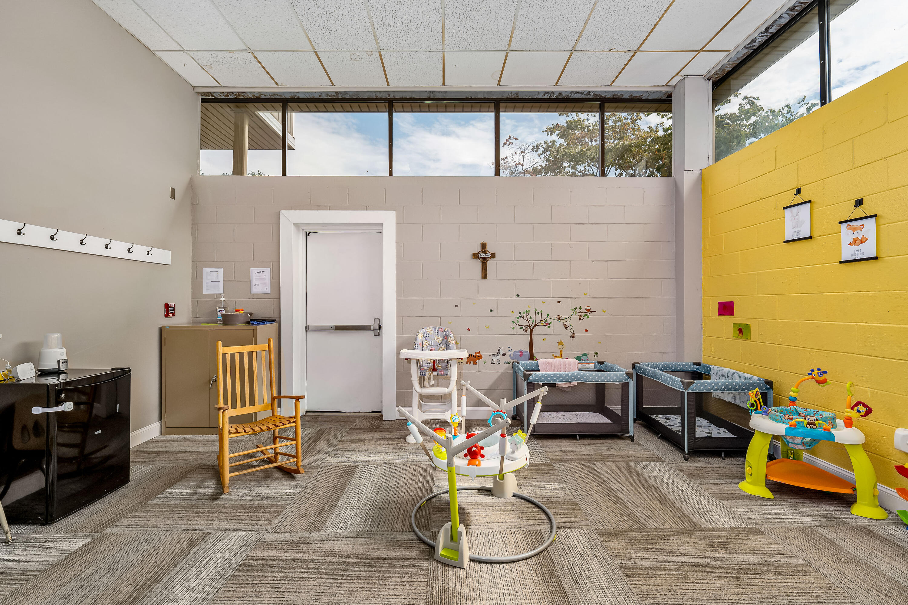 408 East Mountain View Road