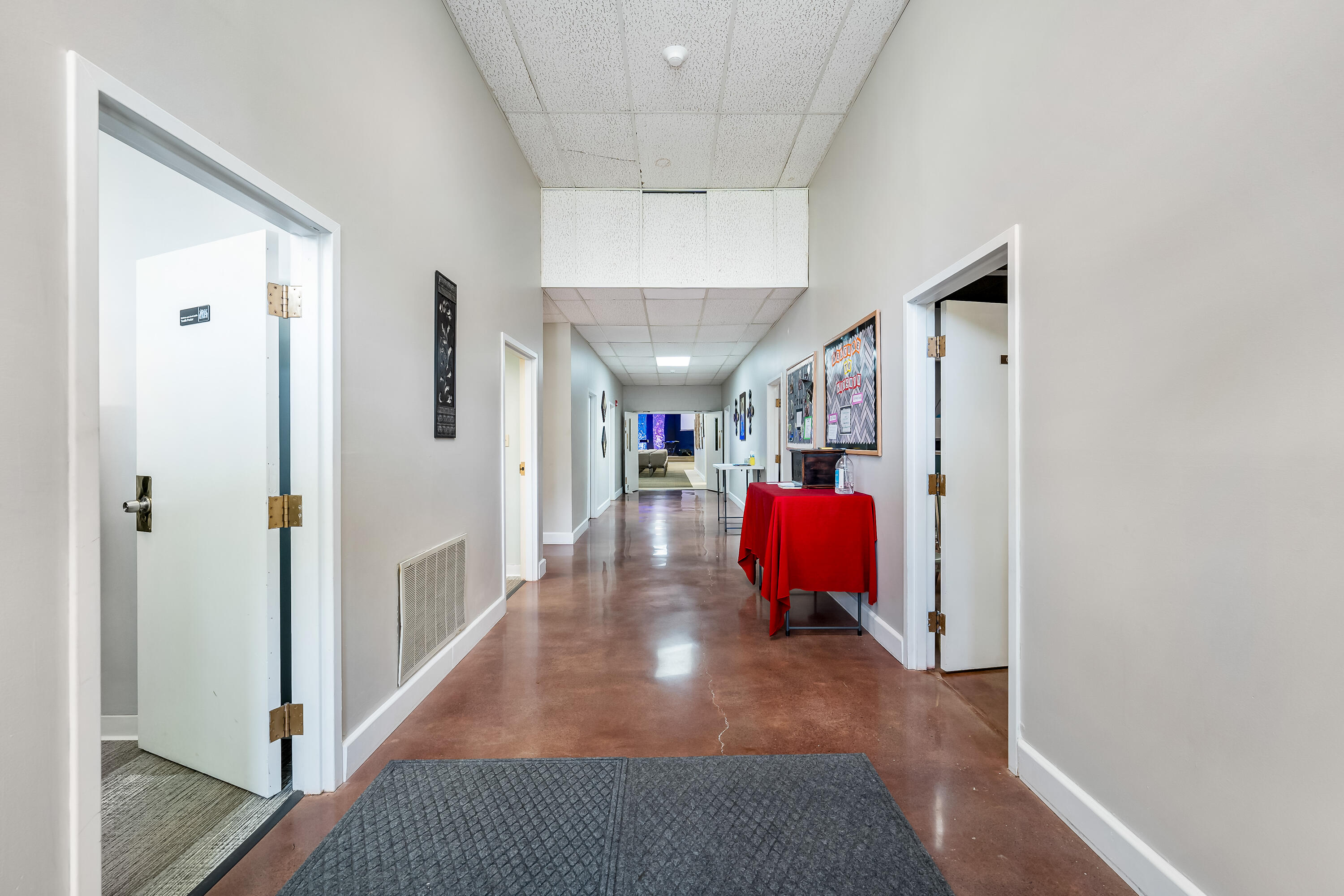 408 East Mountain View Road
