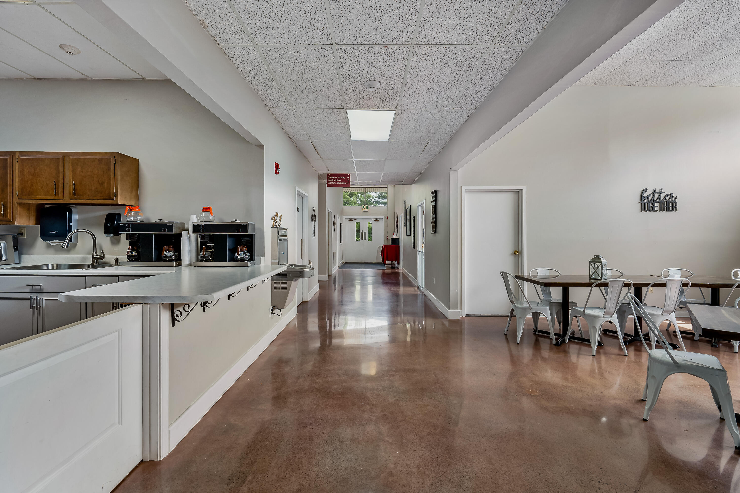 408 East Mountain View Road