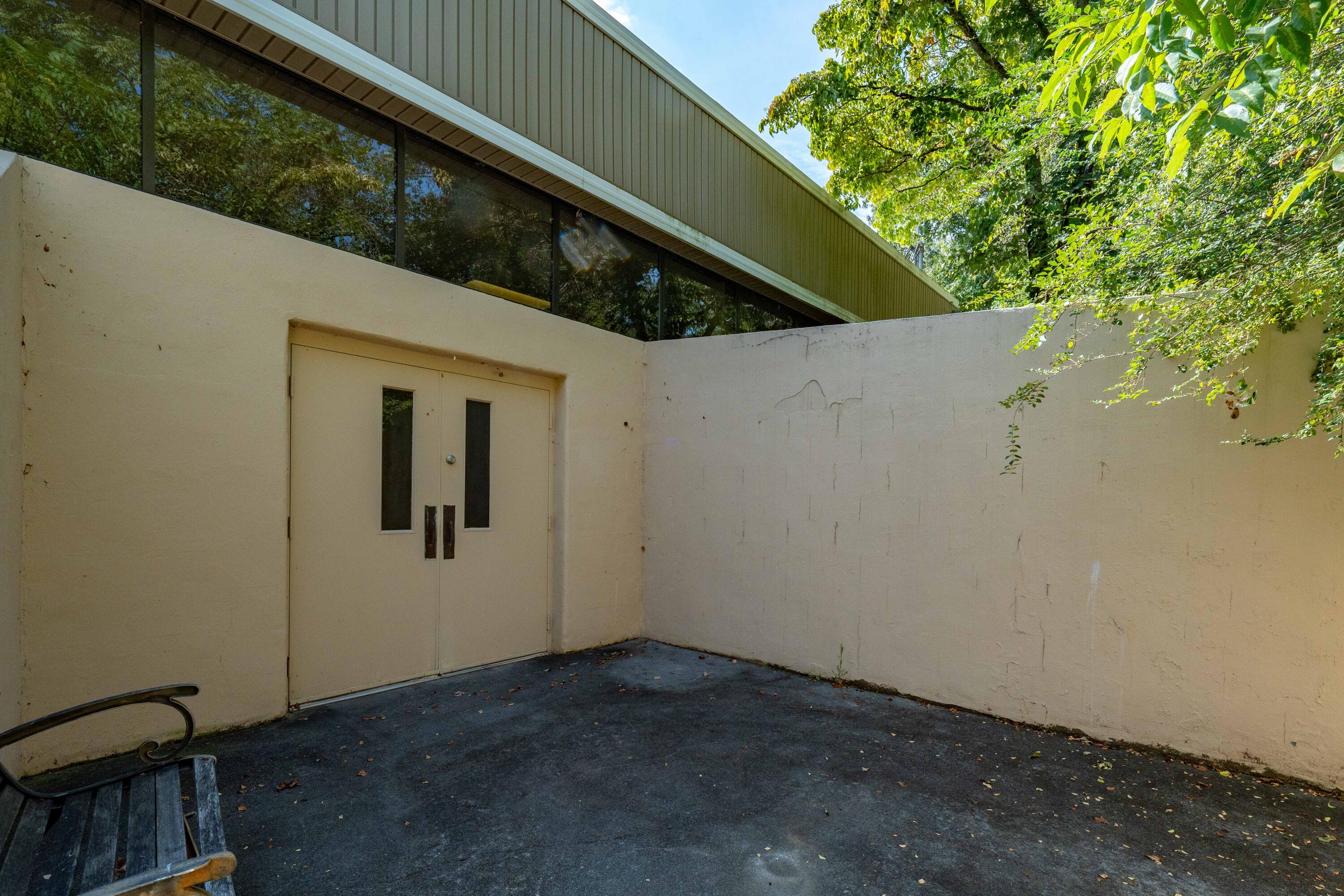 408 East Mountain View Road
