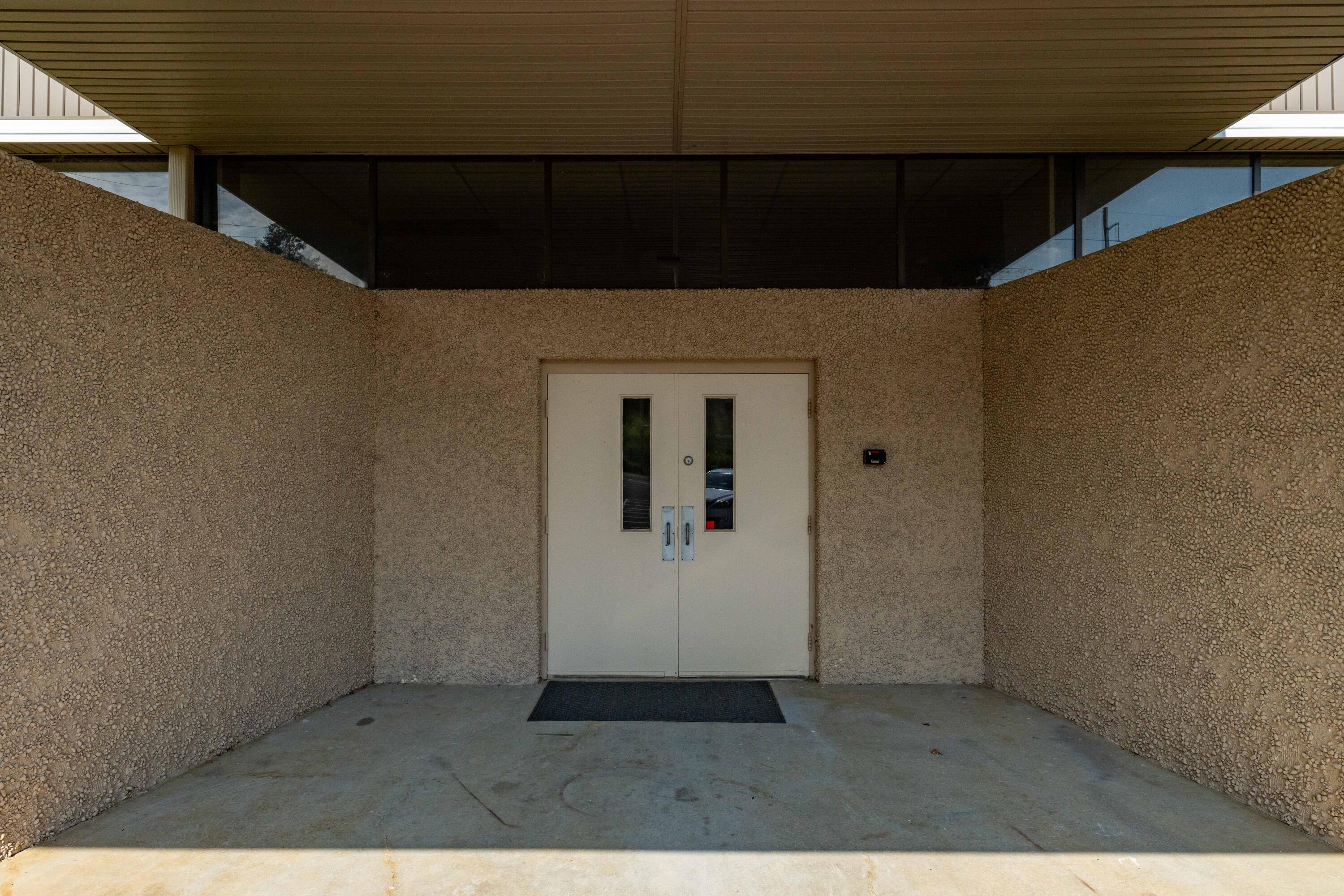 408 East Mountain View Road