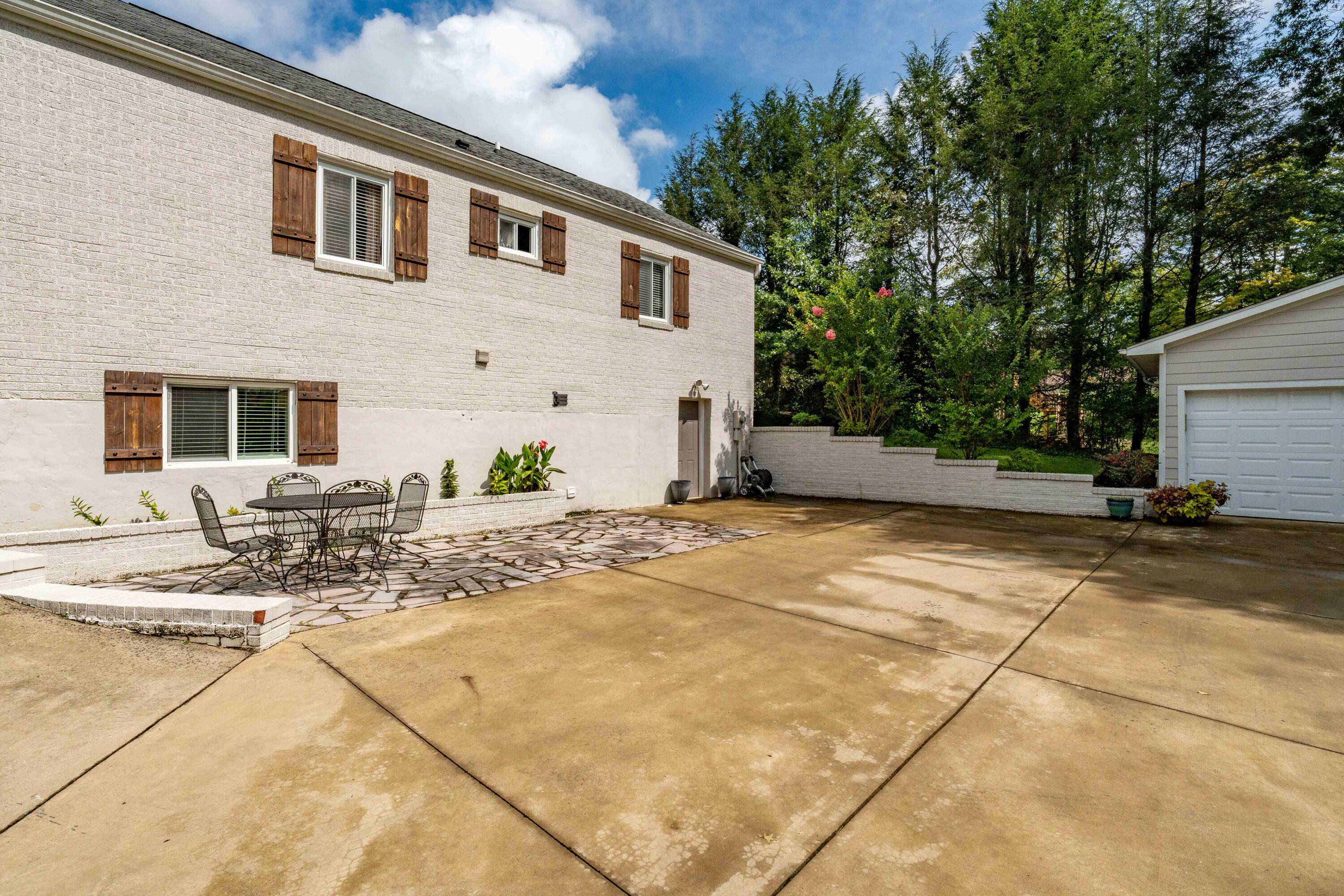 1461 Holston Drive