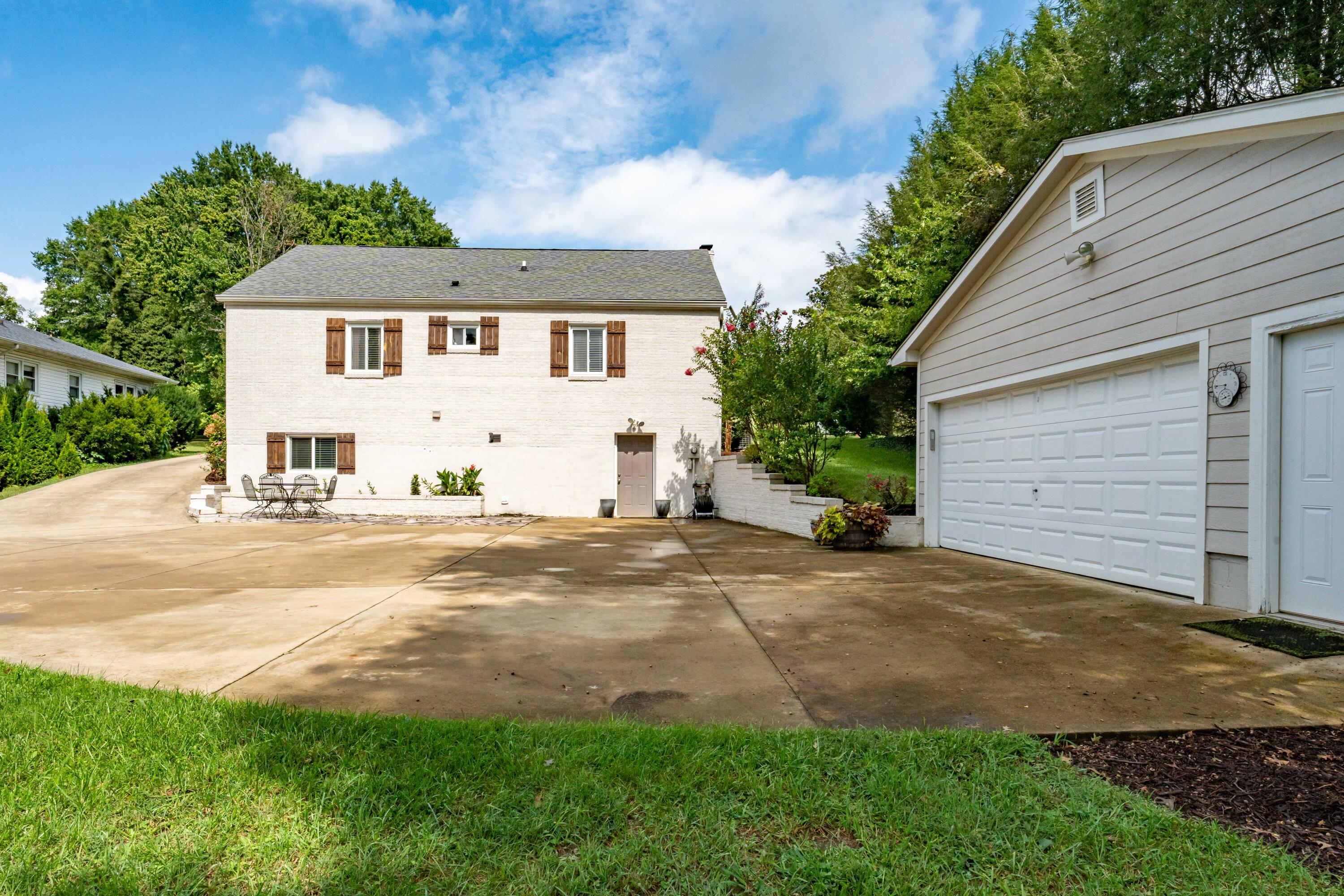 1461 Holston Drive