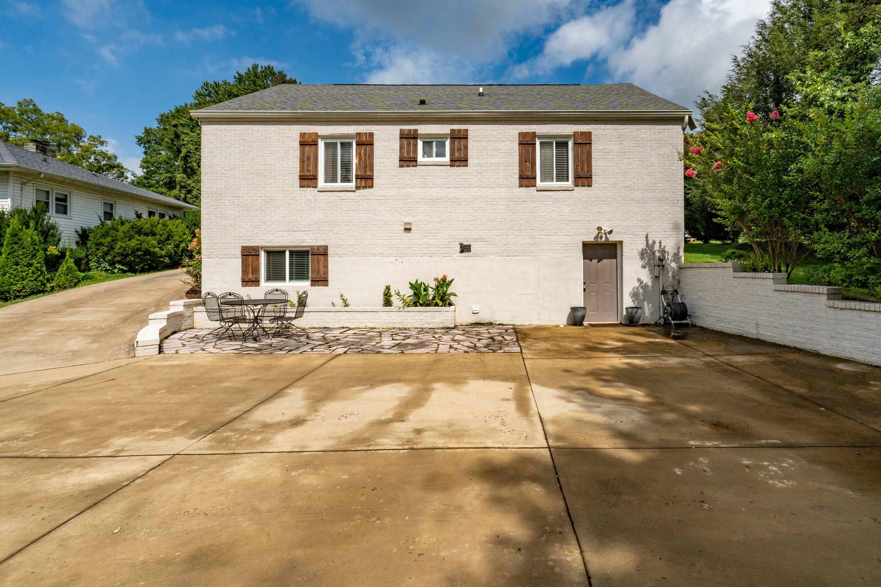 1461 Holston Drive
