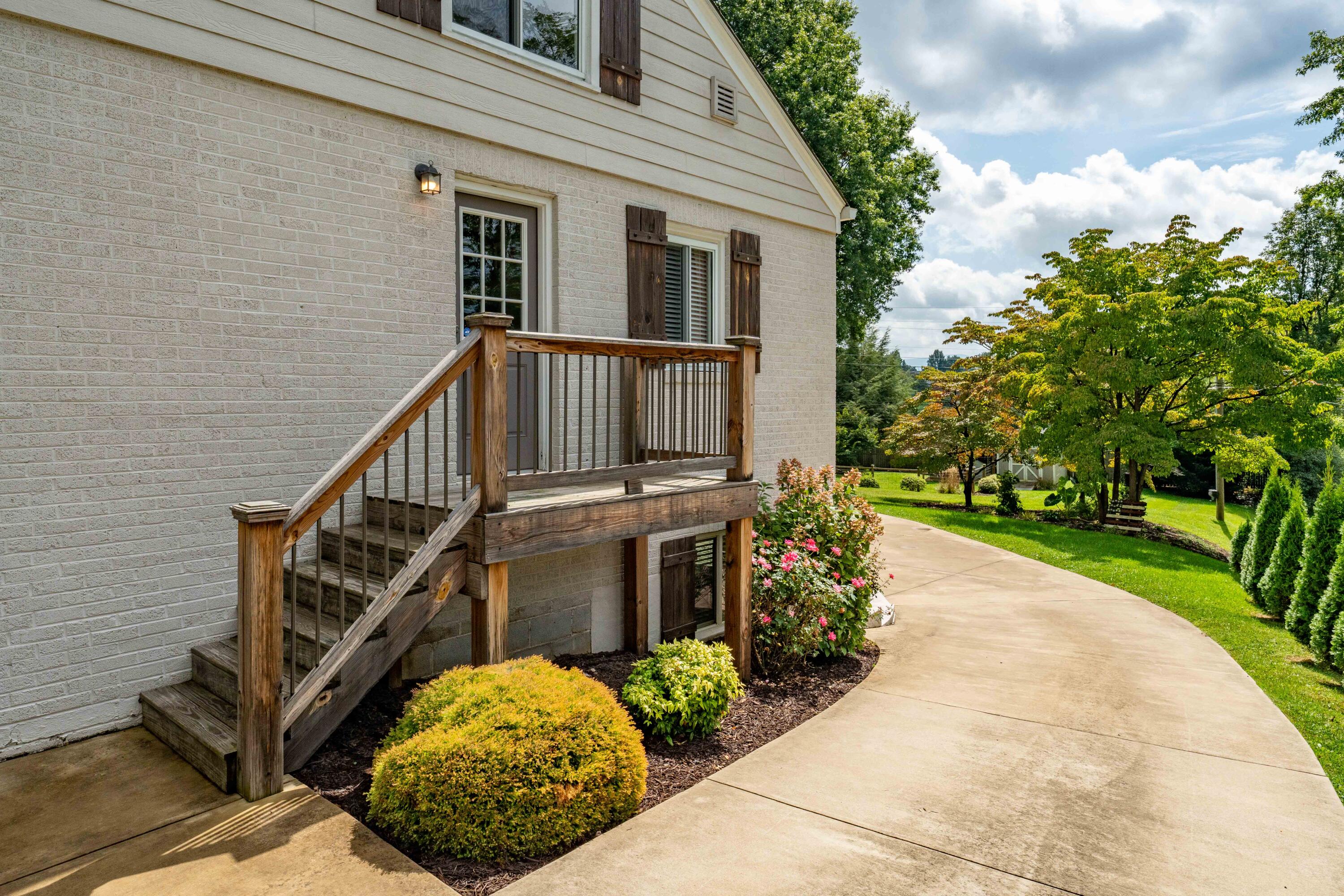 1461 Holston Drive