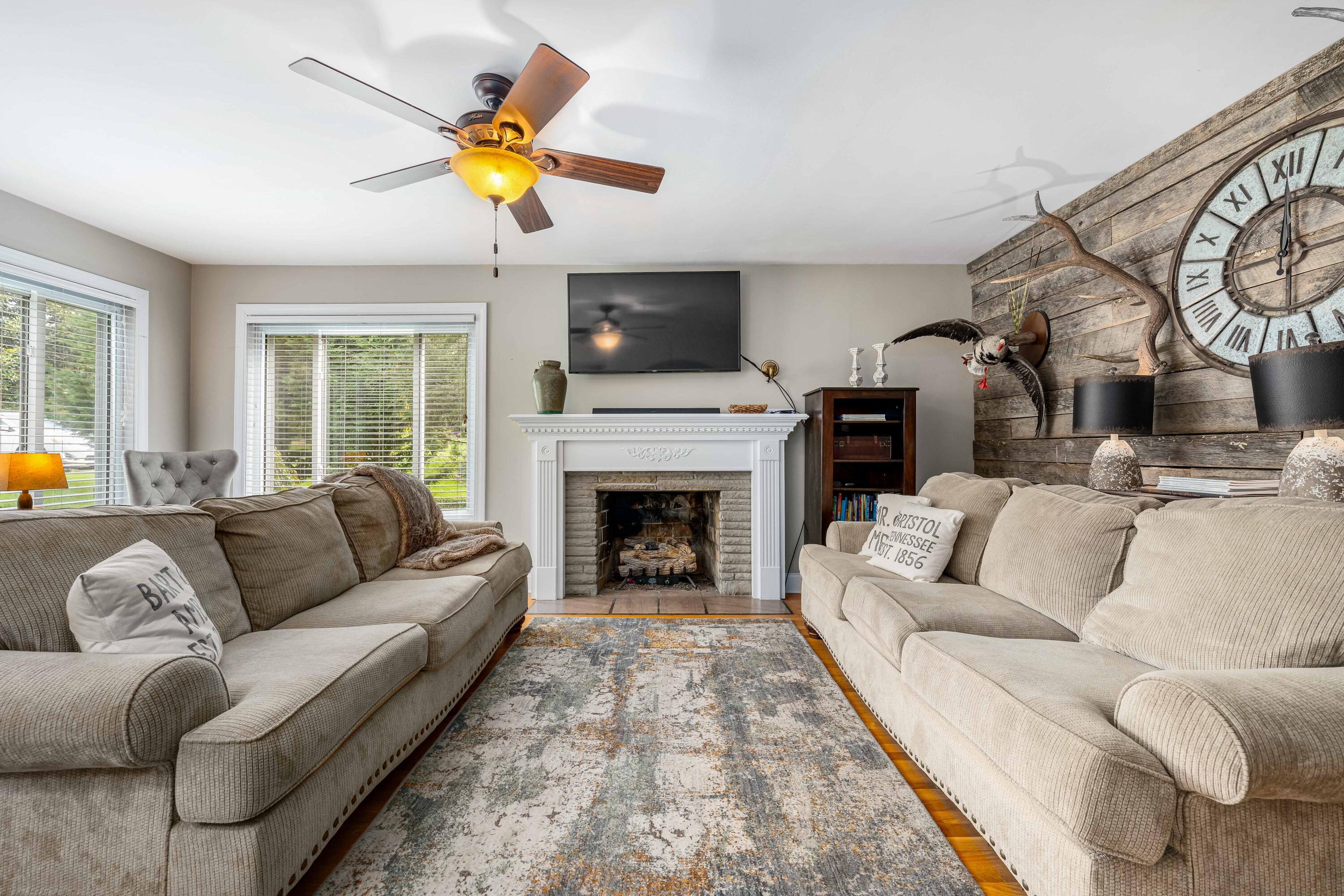 1461 Holston Drive
