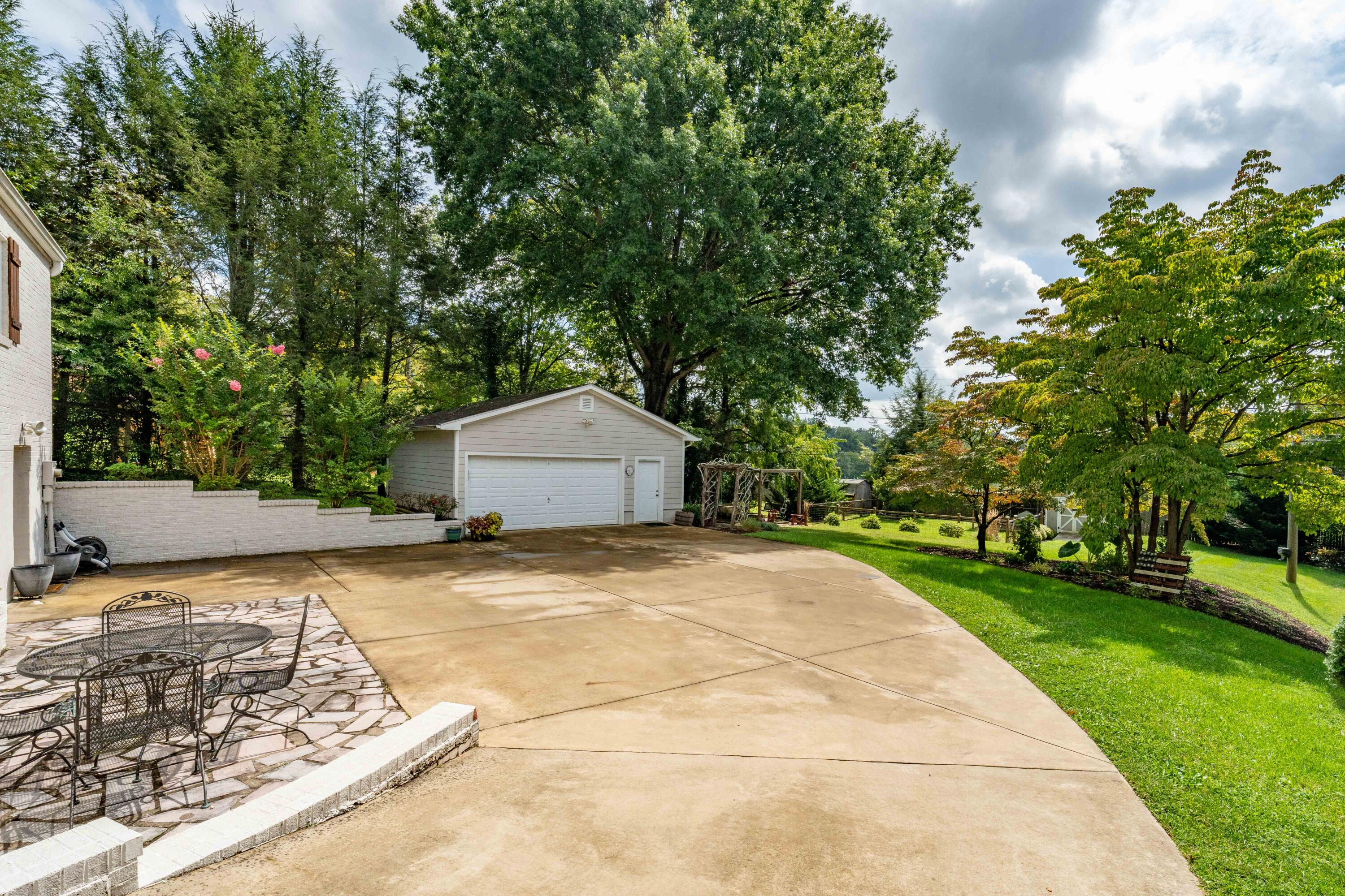 1461 Holston Drive