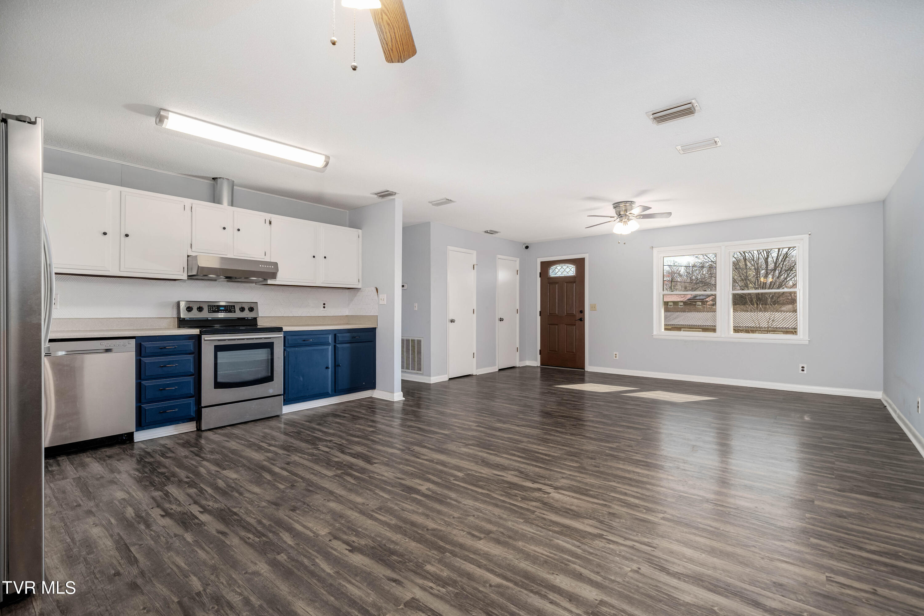 8 Hastings Court