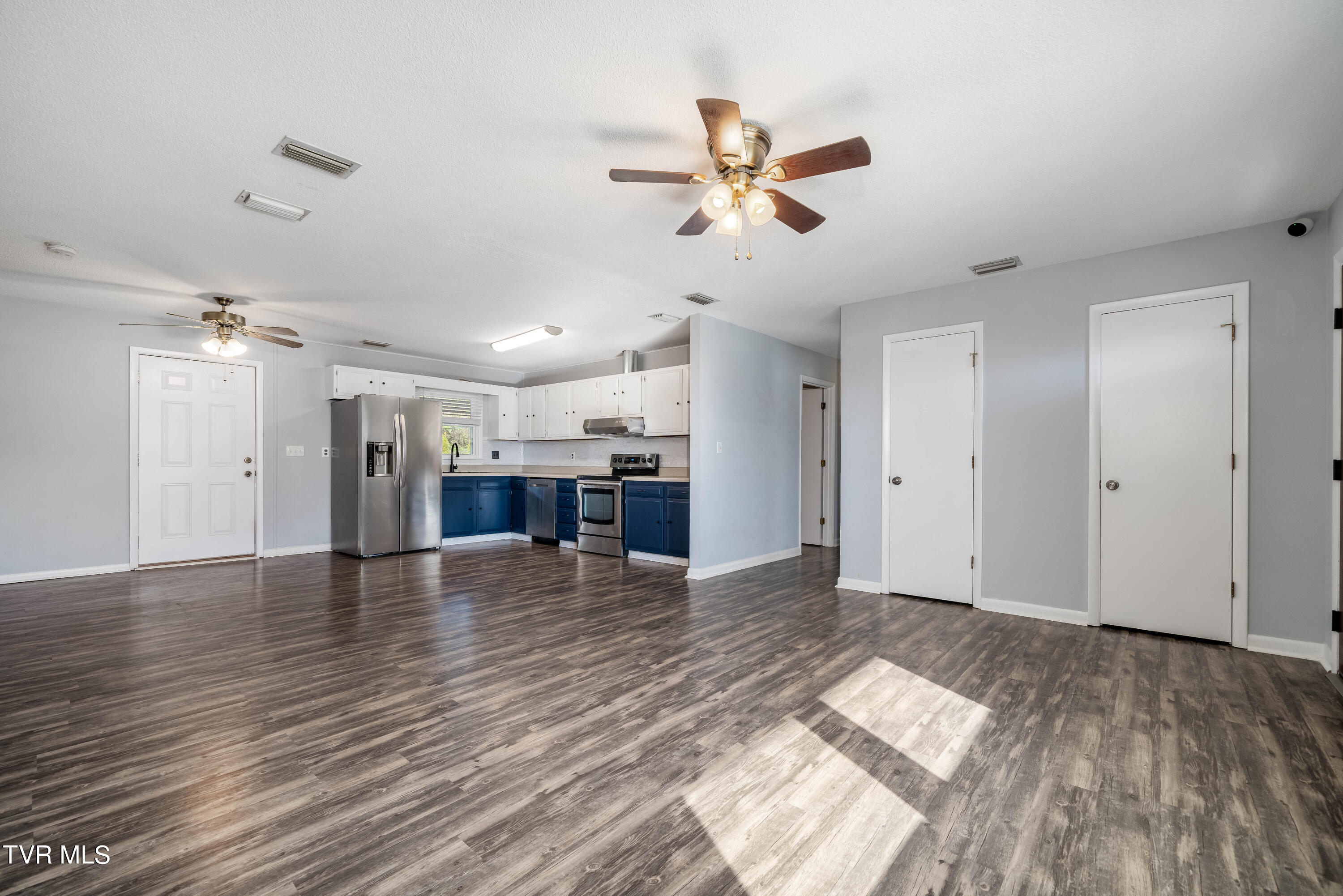 8 Hastings Court