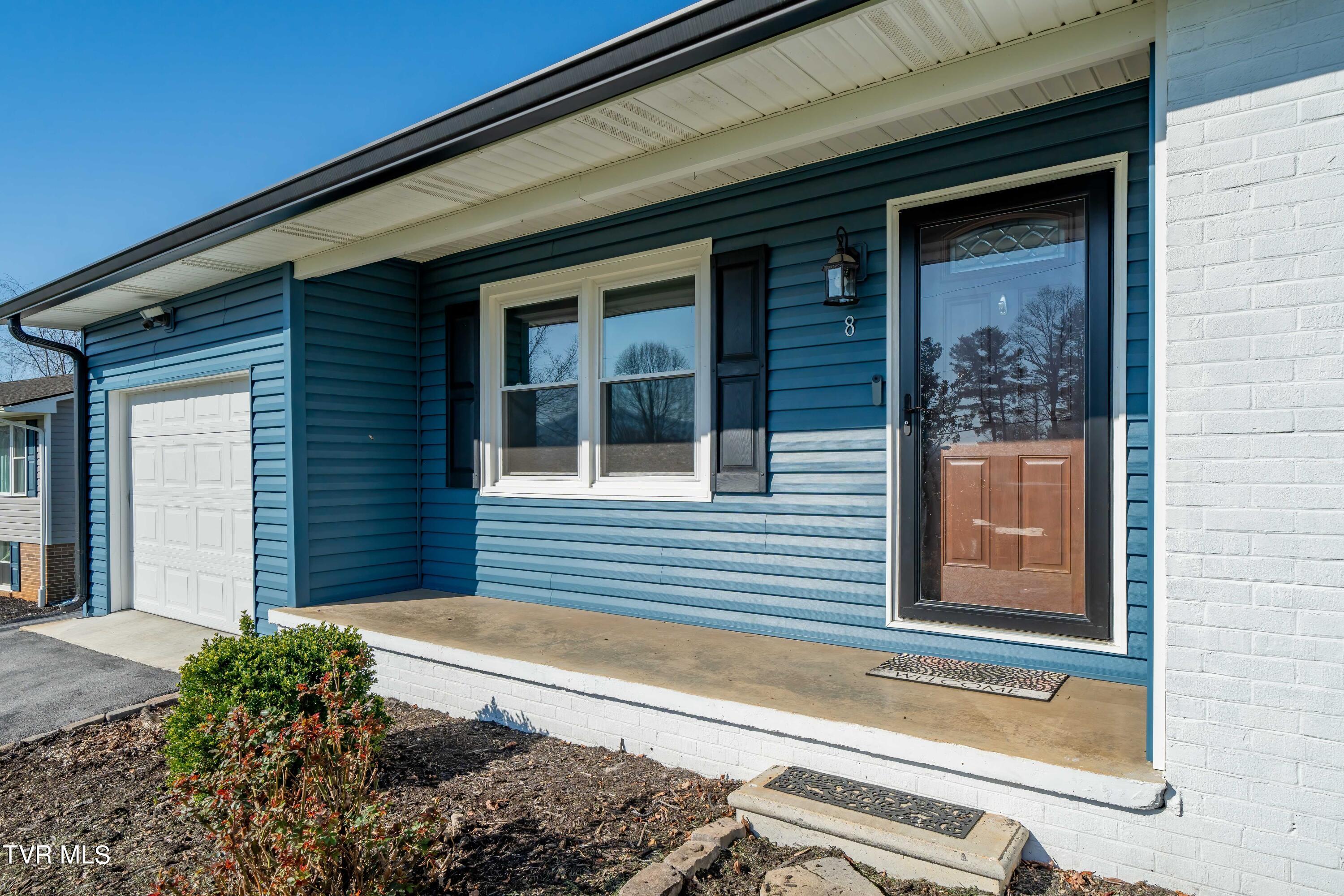 8 Hastings Court