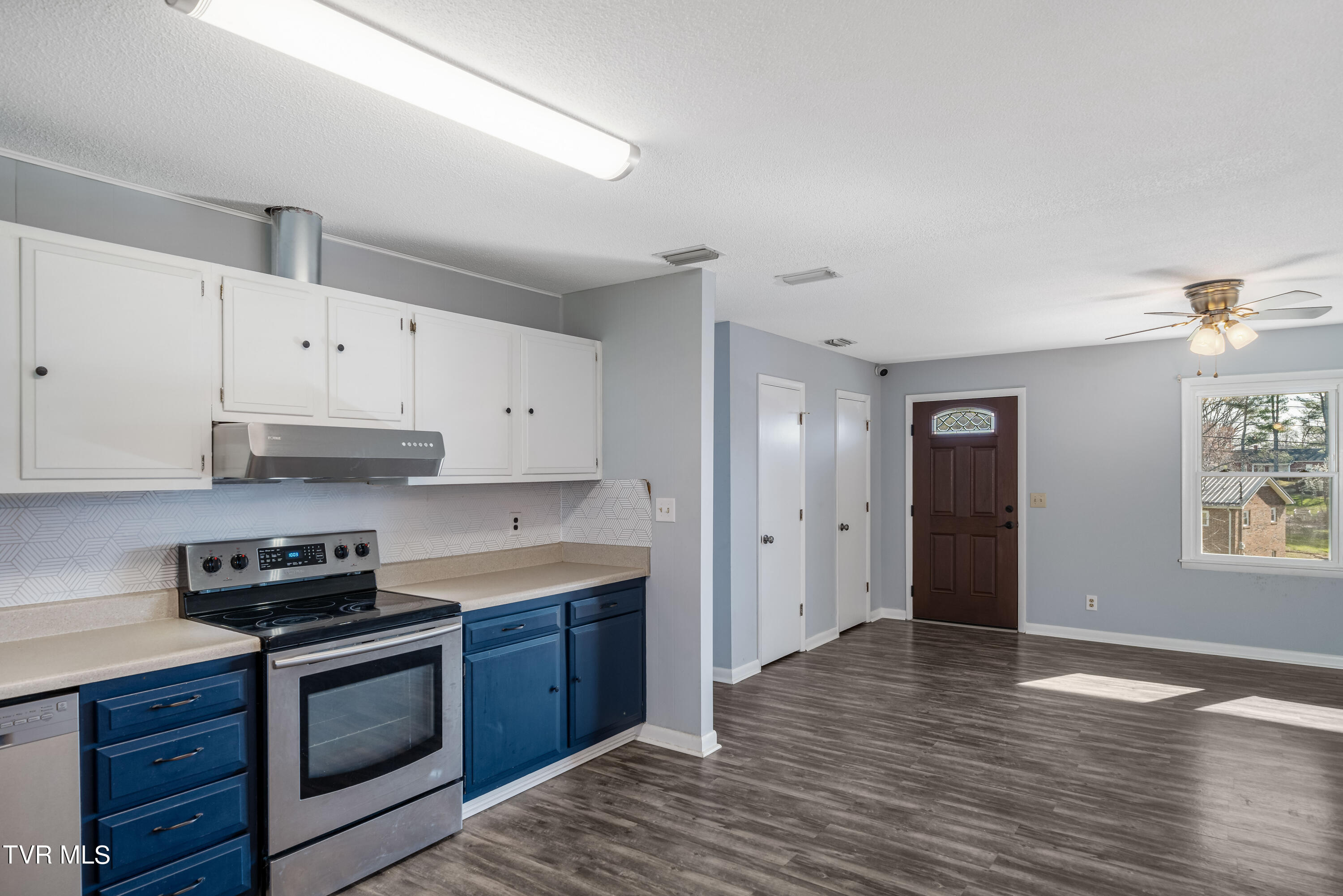 8 Hastings Court