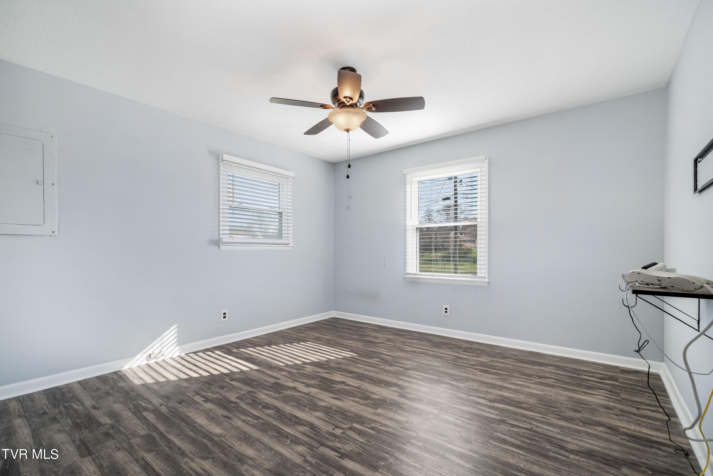 8 Hastings Court