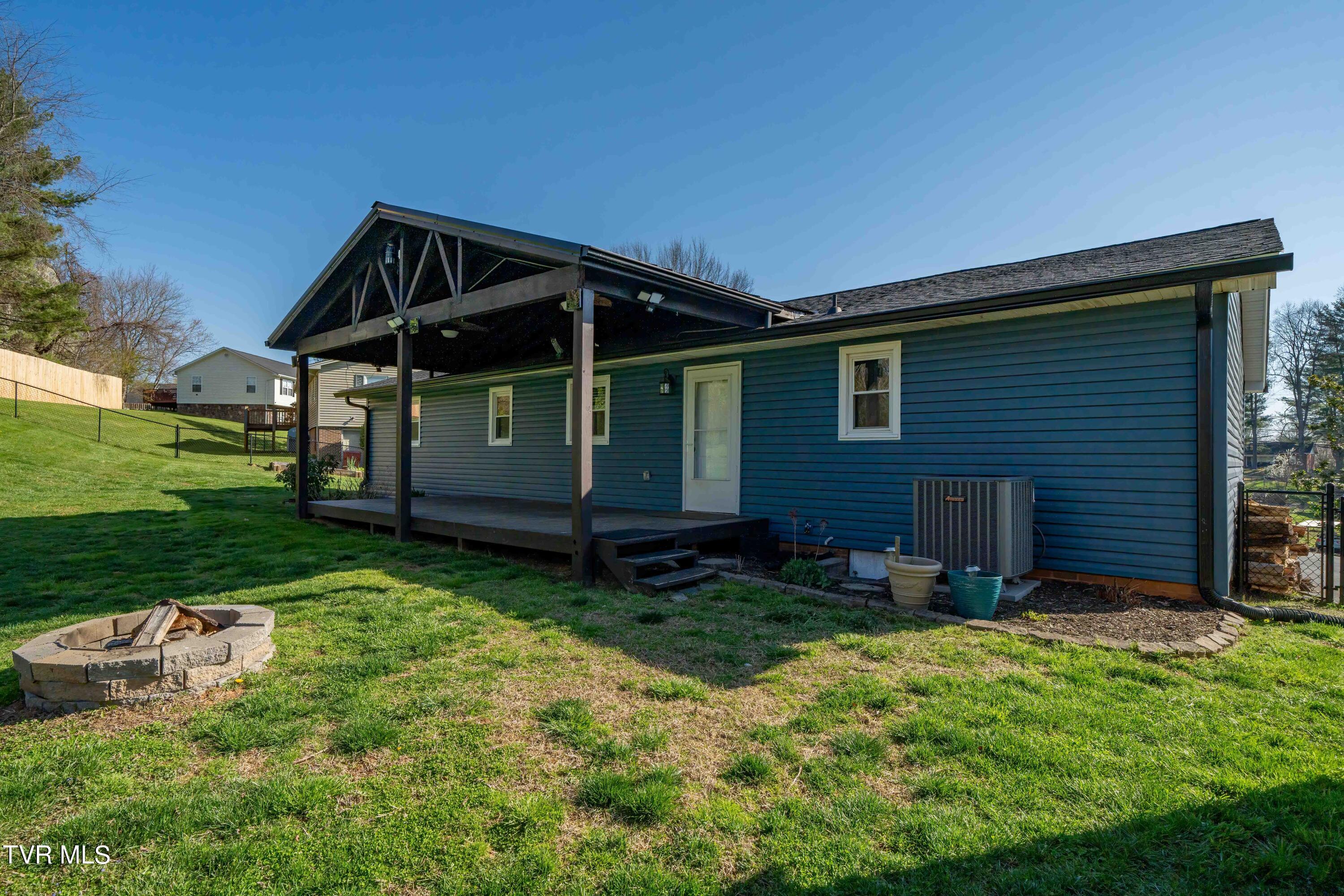 8 Hastings Court