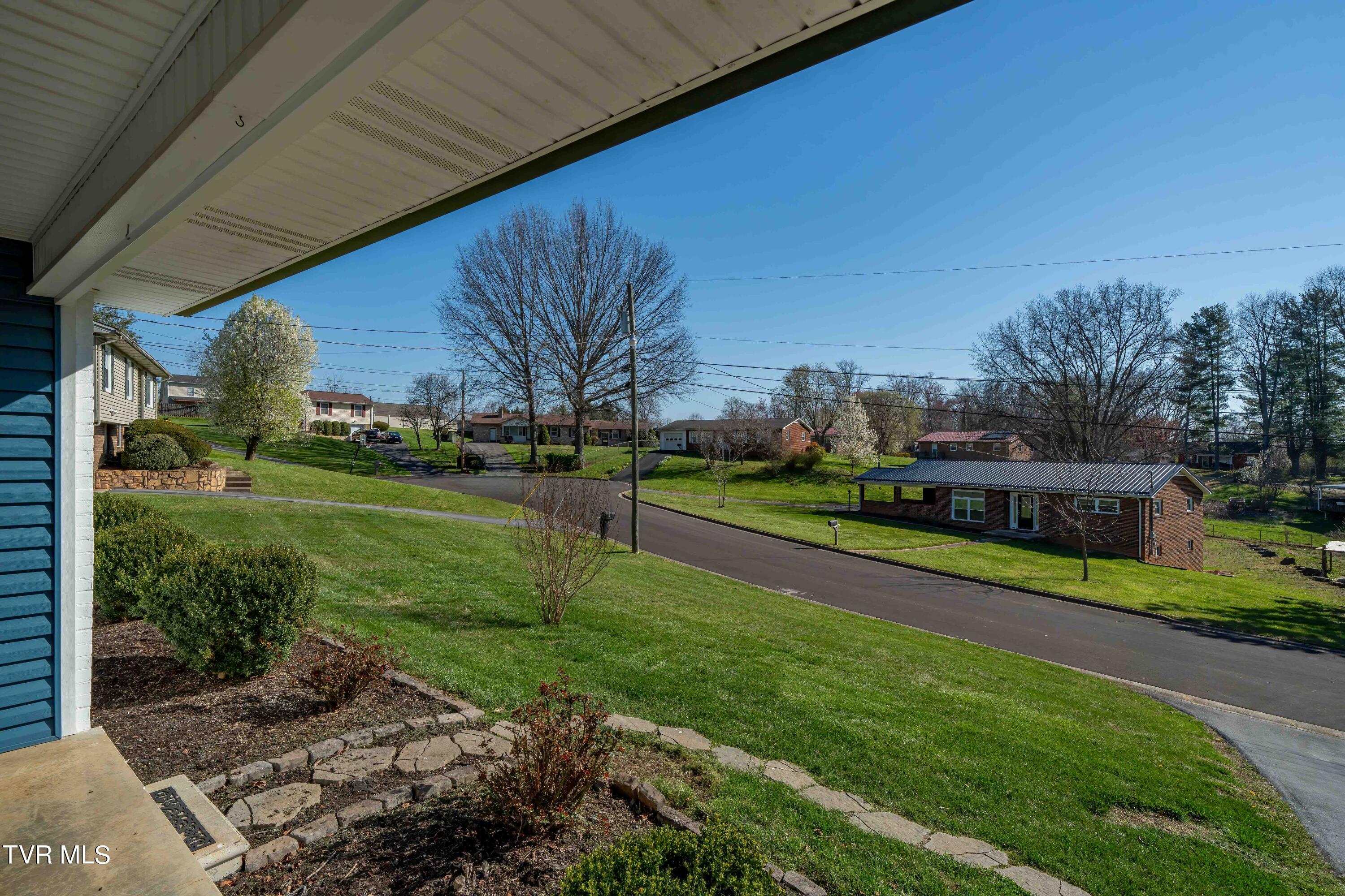 8 Hastings Court