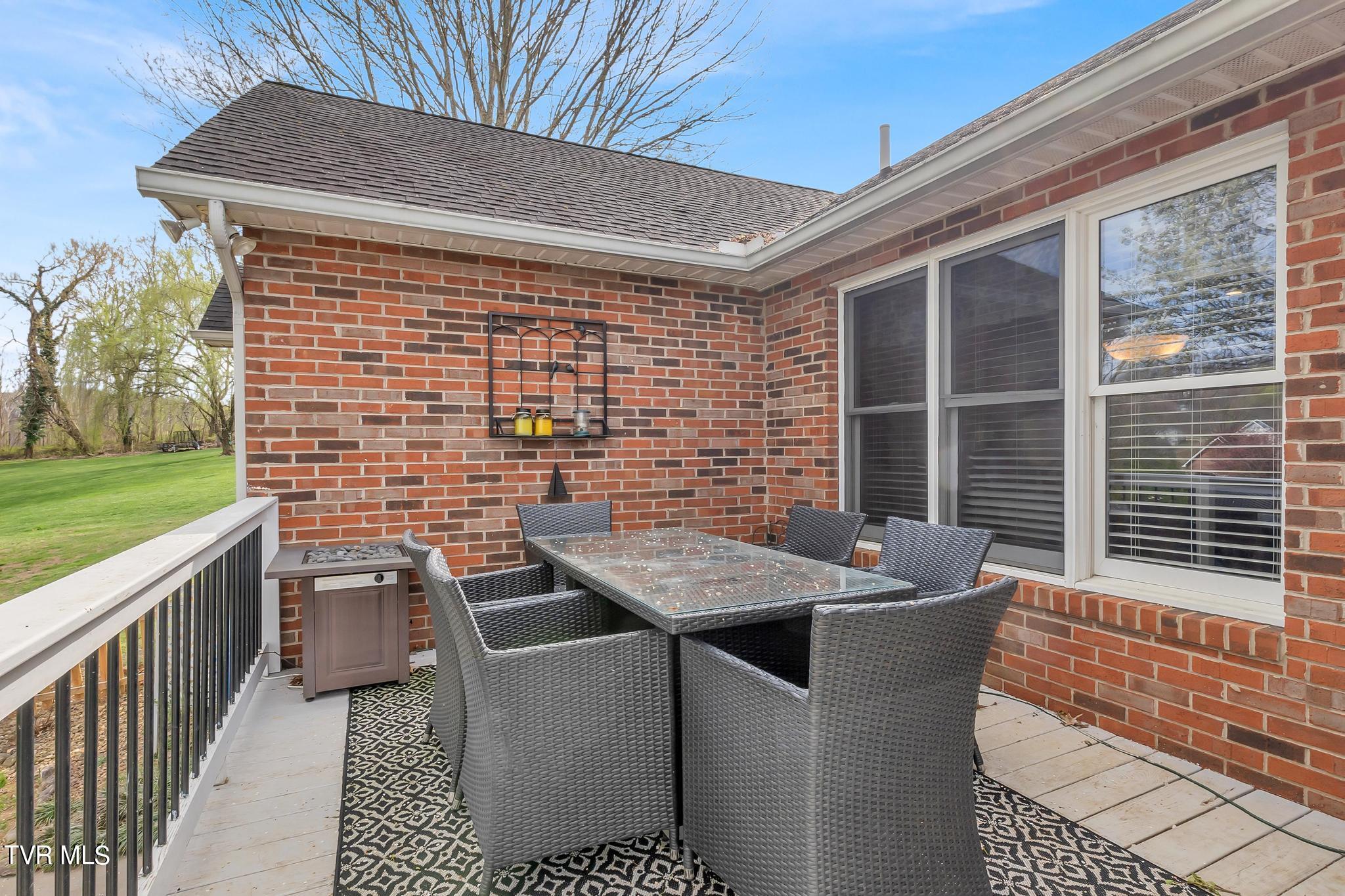 417 Oxford Court