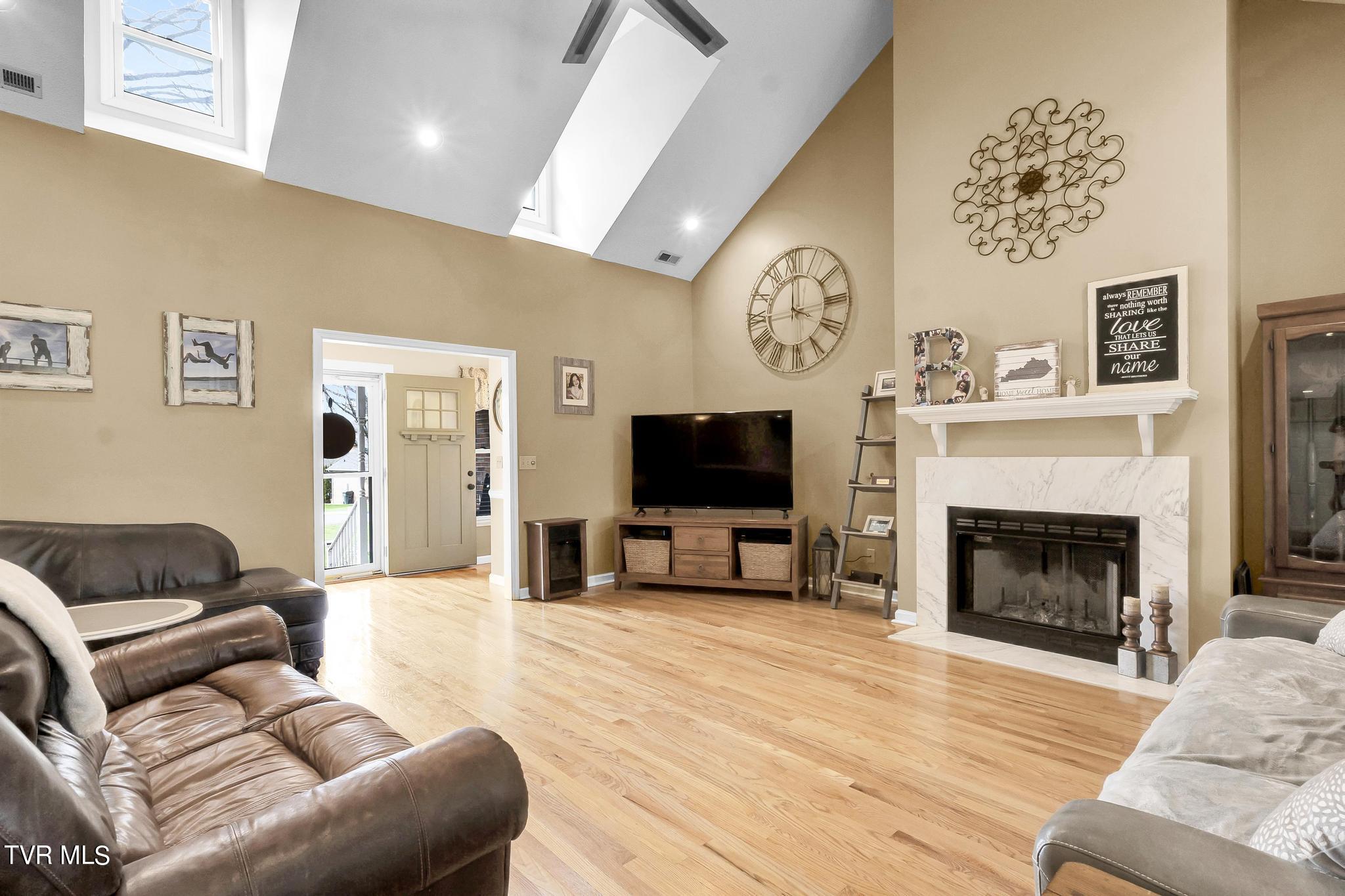 417 Oxford Court