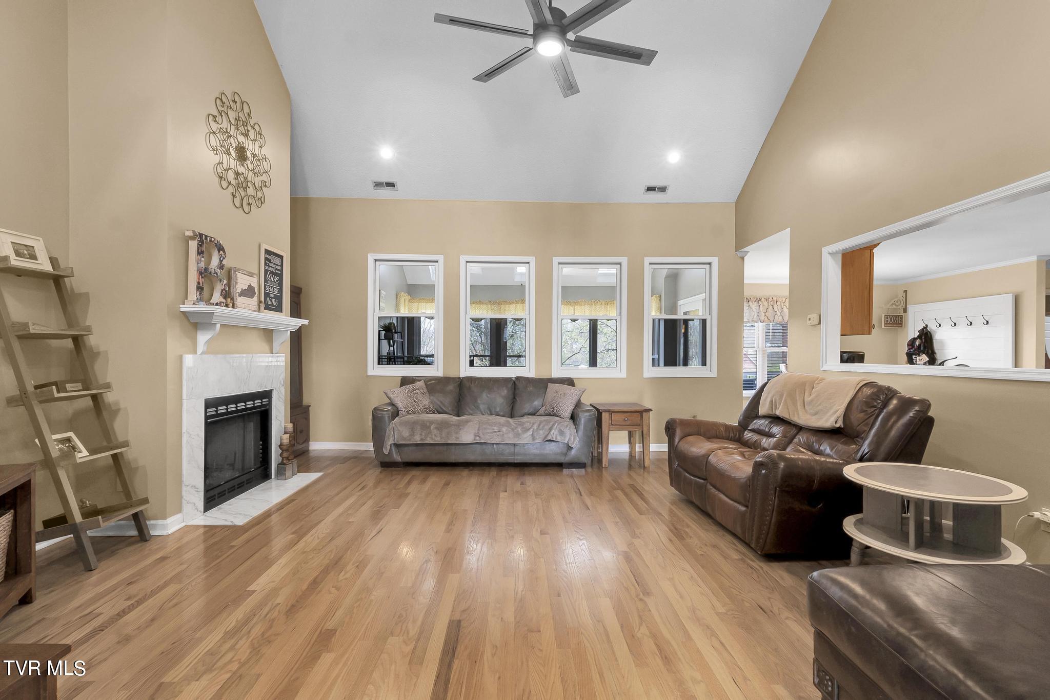 417 Oxford Court