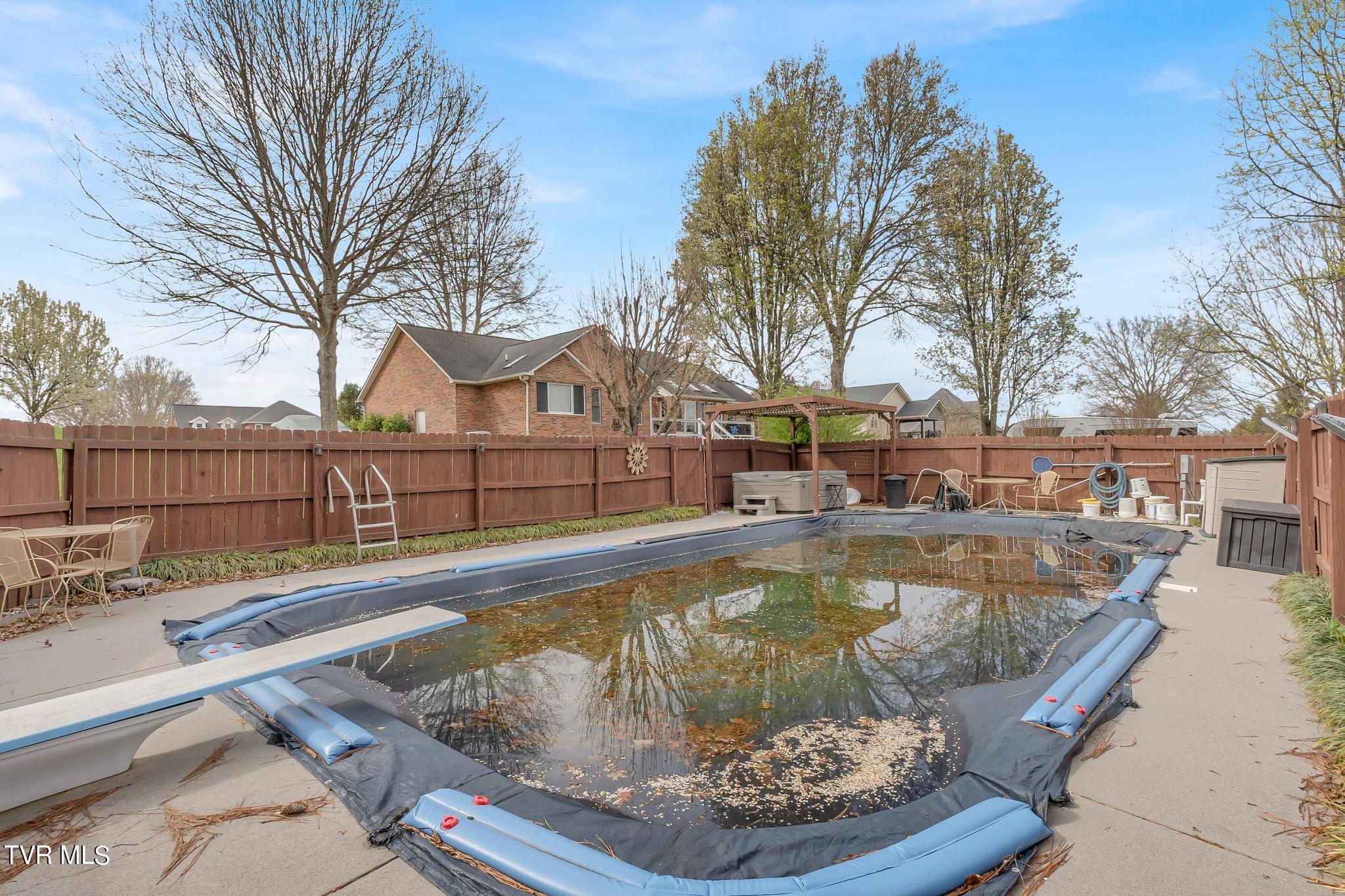 417 Oxford Court