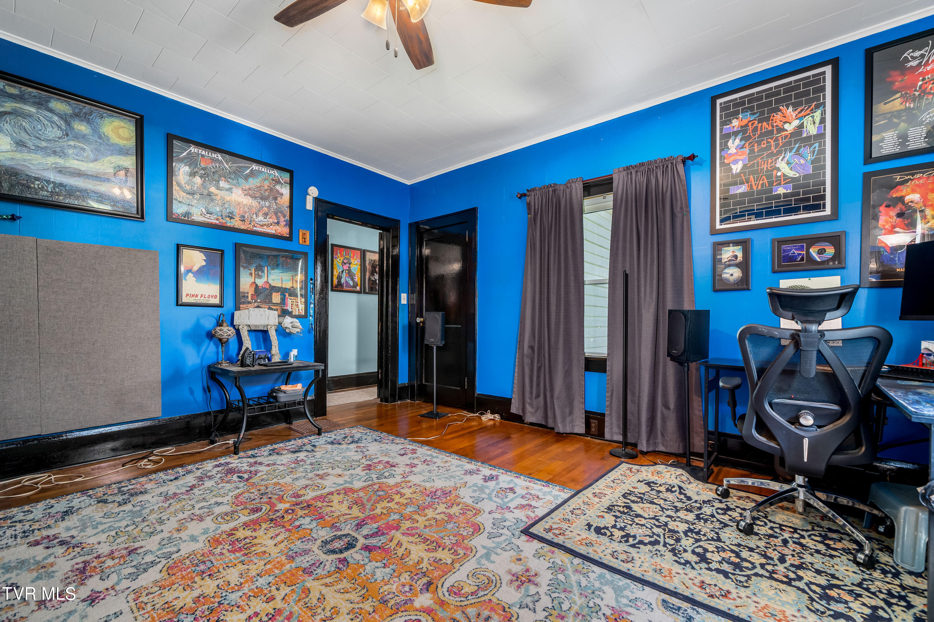 21 24th Street