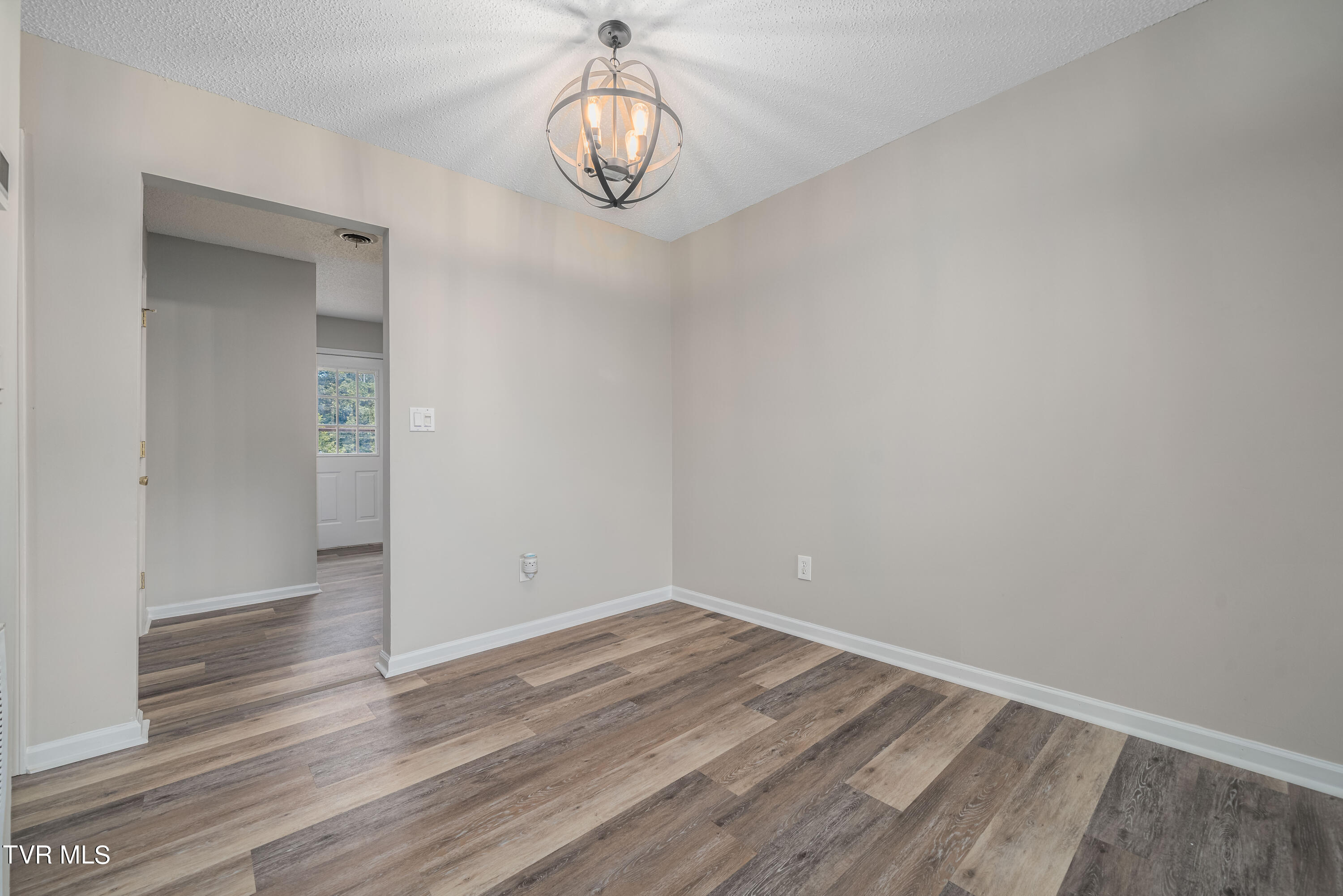 1700 Lone Oak Road, 5