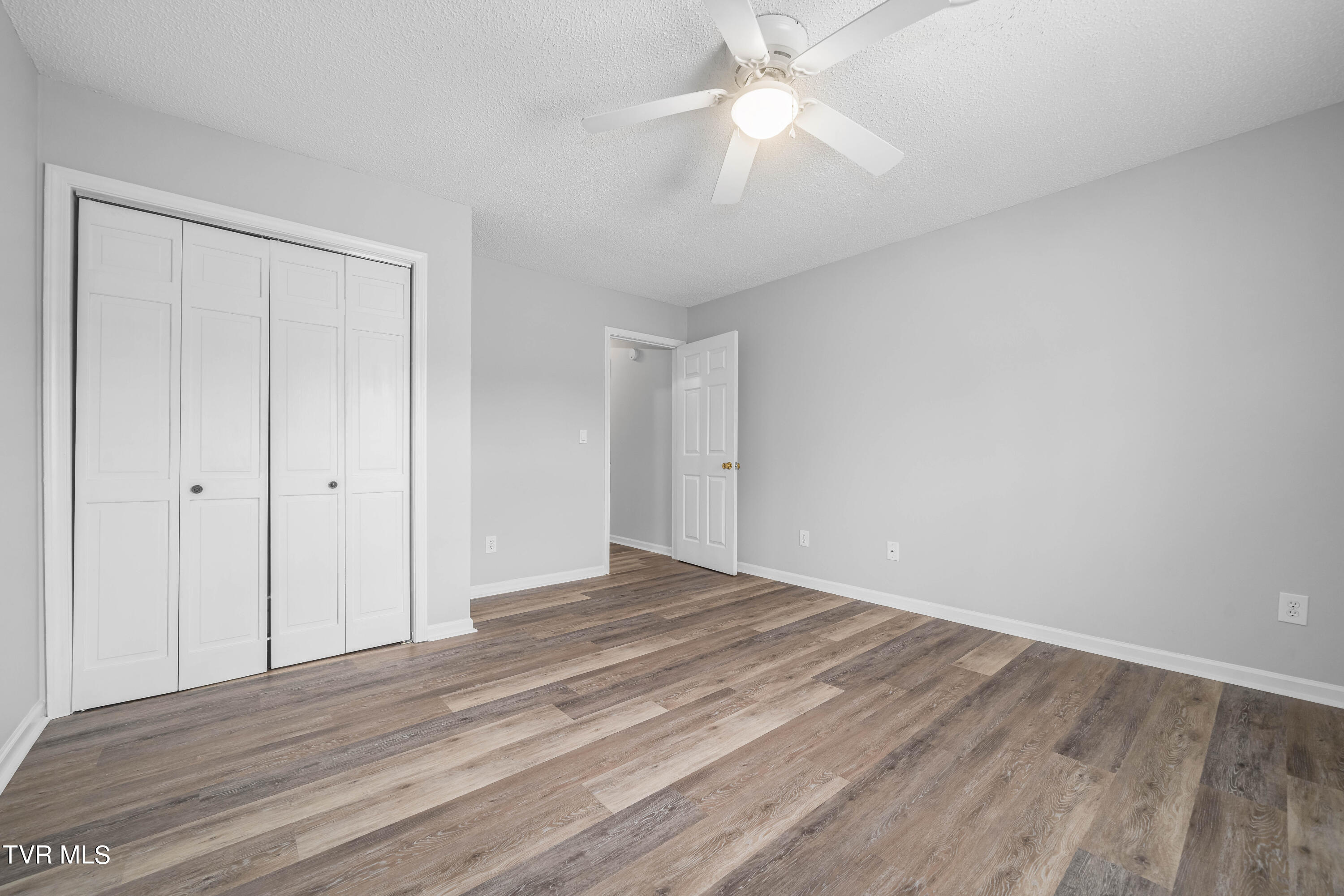 1700 Lone Oak Road, 5