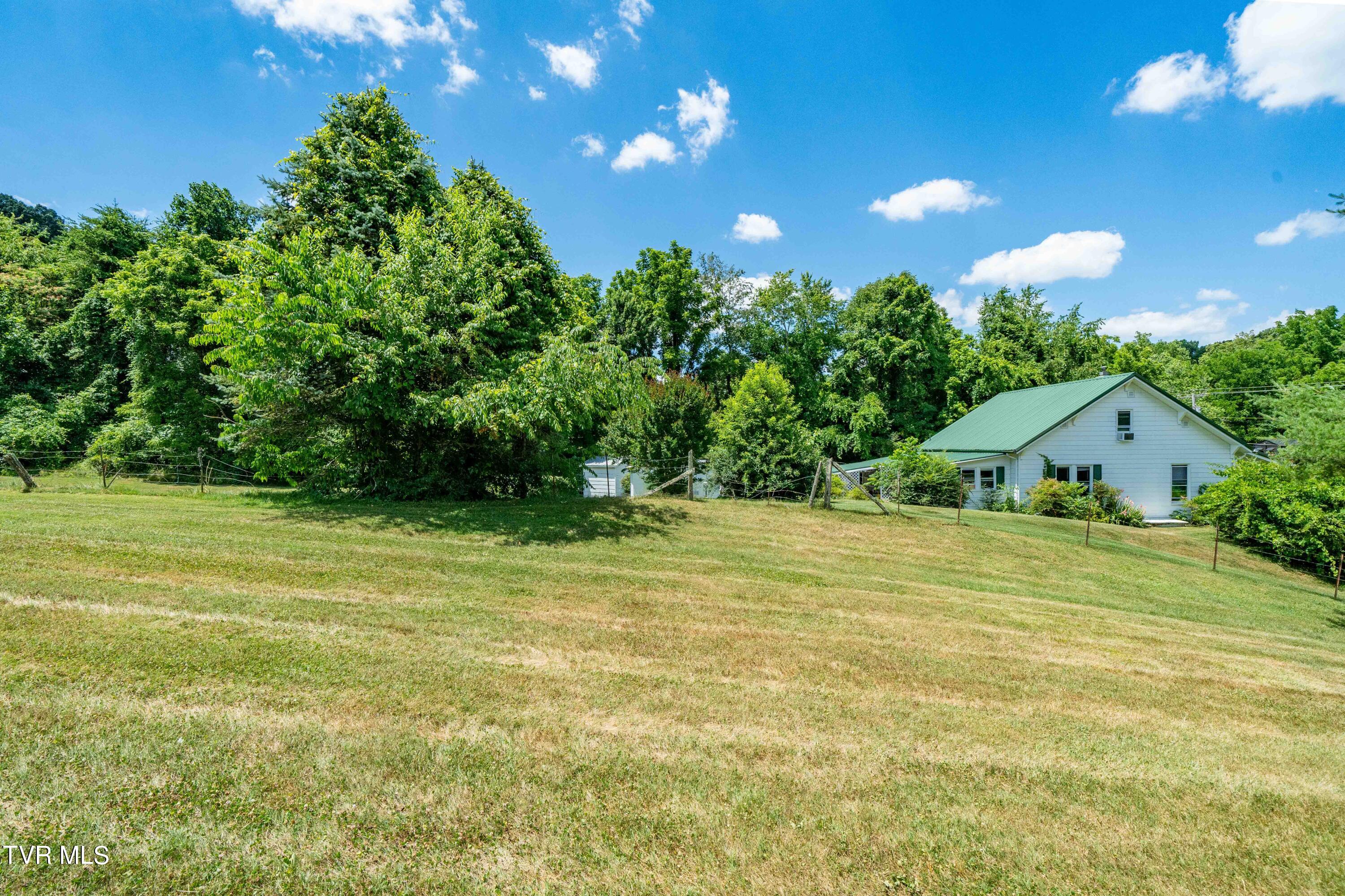 1700 Lone Oak Road, 5