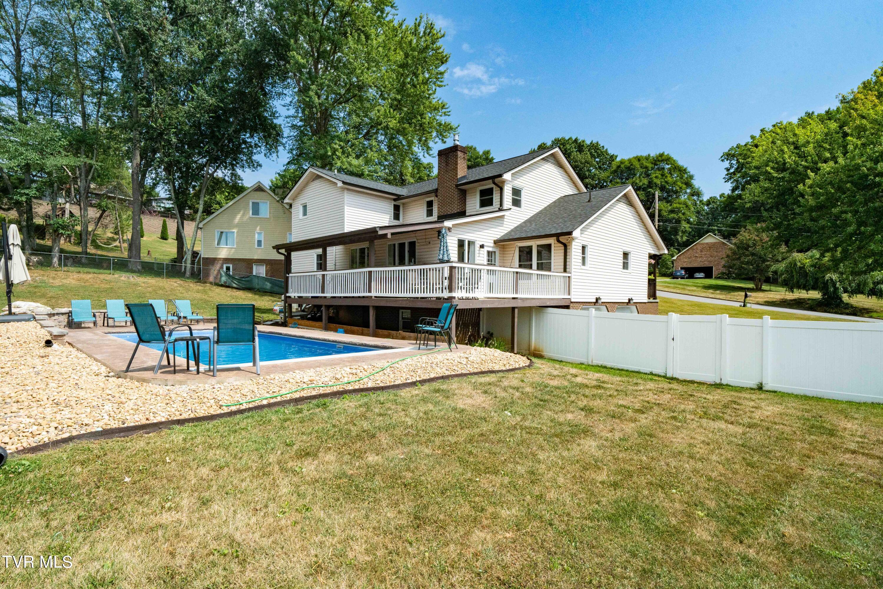 2805 Avondale Drive