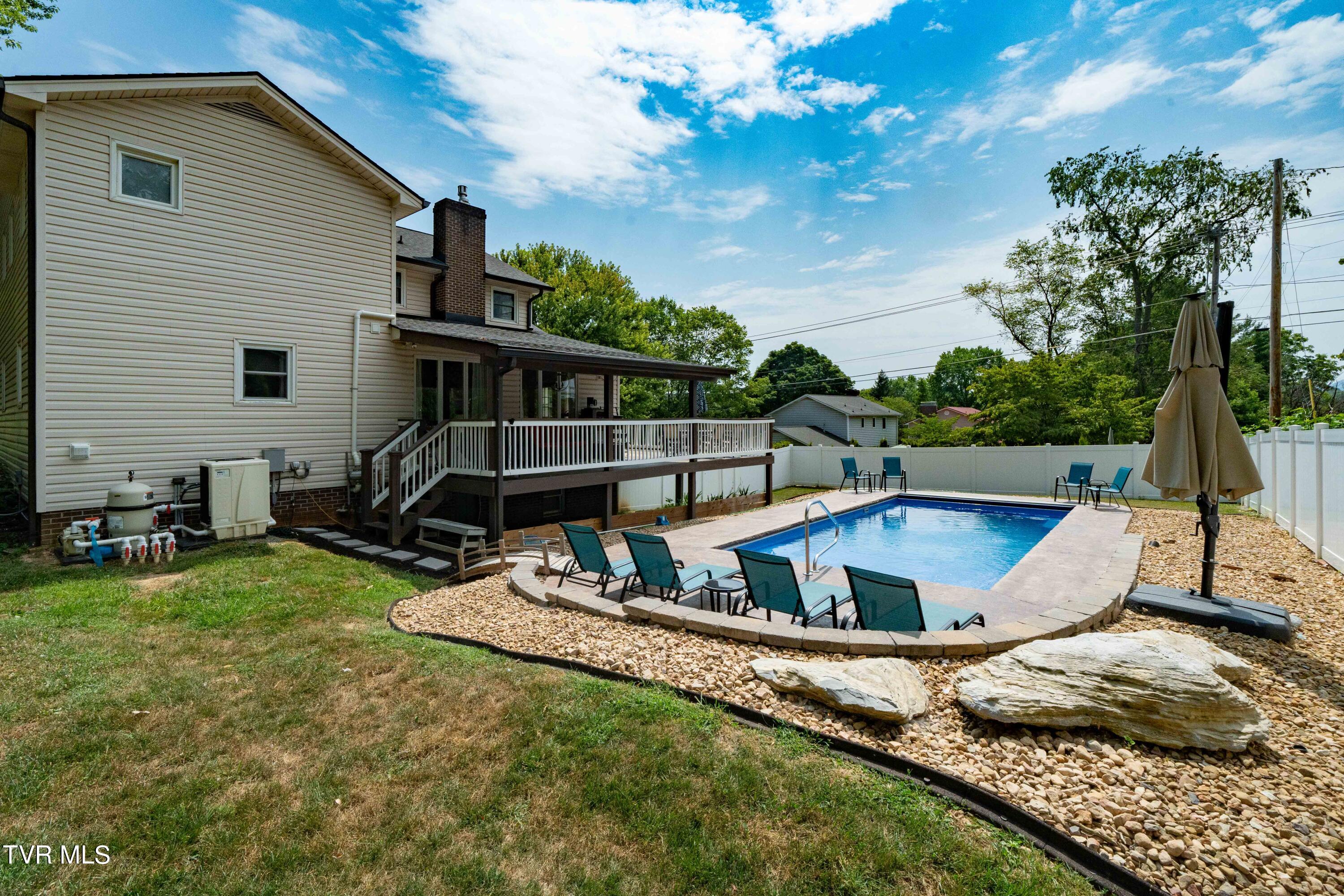 2805 Avondale Drive